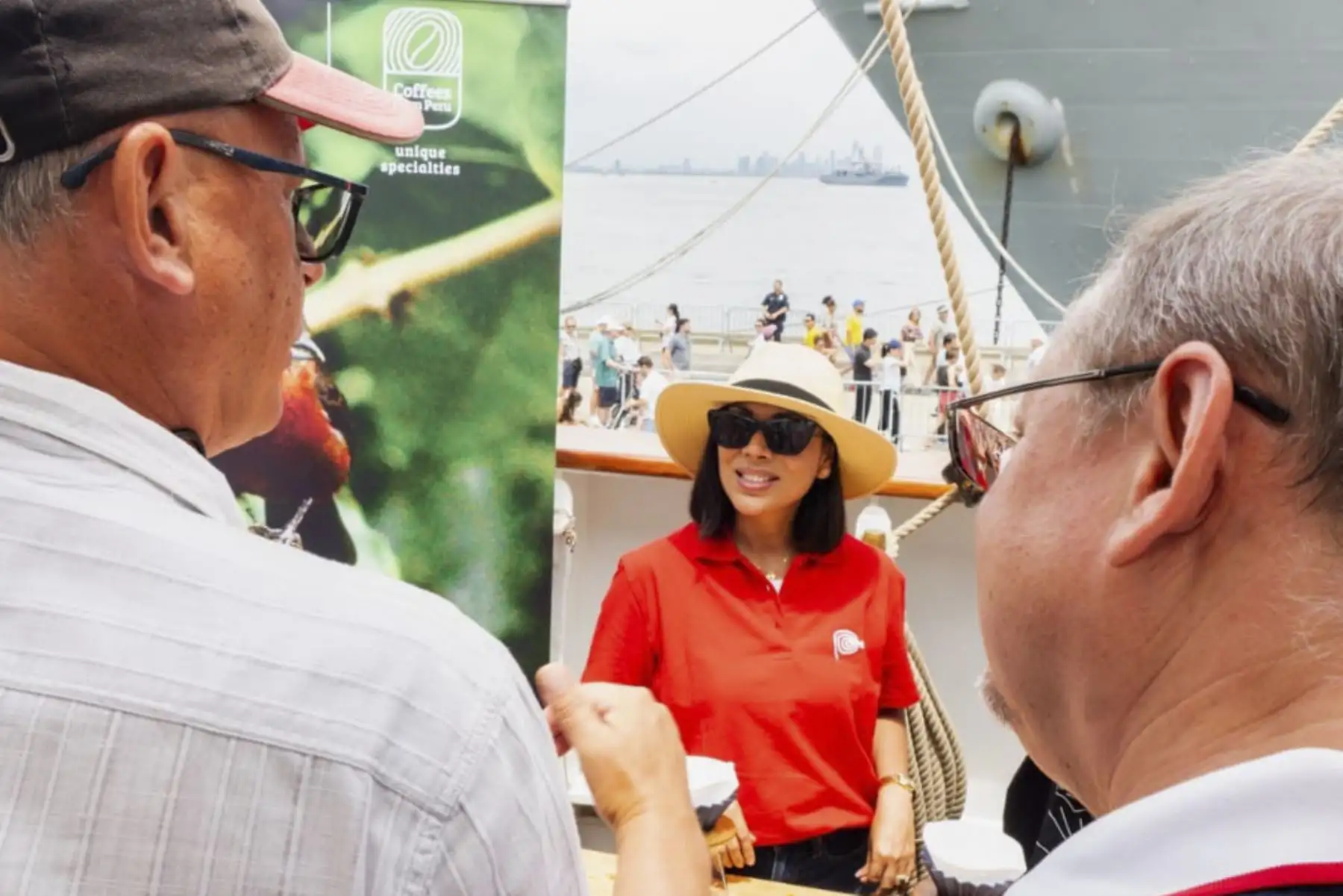 La Comisión de Promoción del Perú para la Exportación y el Turismo (PROMPERÚ), entidad adscrita al Mincetur, llevó la esencia del Perú a Nueva York y Boston a través de la Casa Perú, un espacio de promoción de la Marca Perú instalado a bordo del B.A.P. Unión que permitió acercar la riqueza turística, gastronómica, cultural y exportable del país a más de 40 000 visitantes estadounidenses. Foto: Promperú