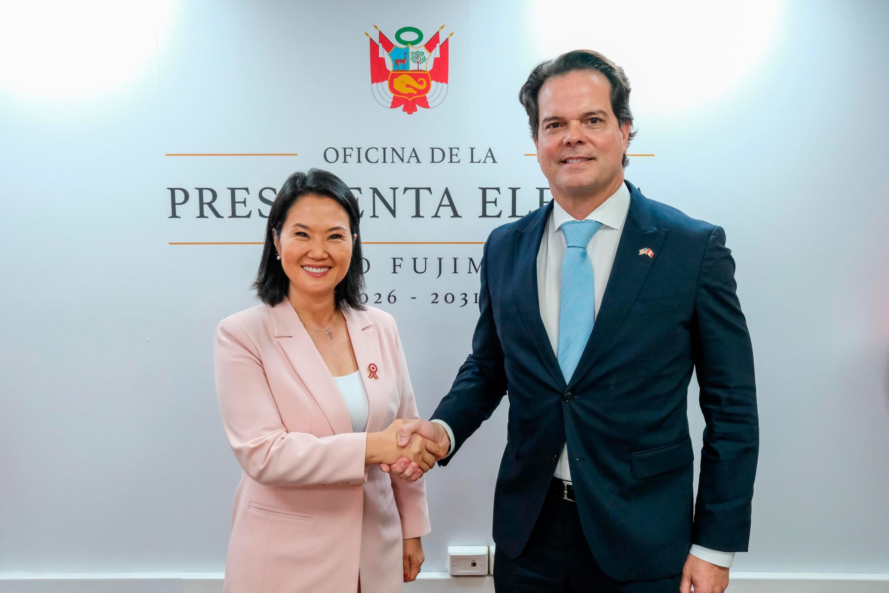 Keiko Fujimori recibe a embajador de los EE.UU. y dialogan sobre agenda bilateral