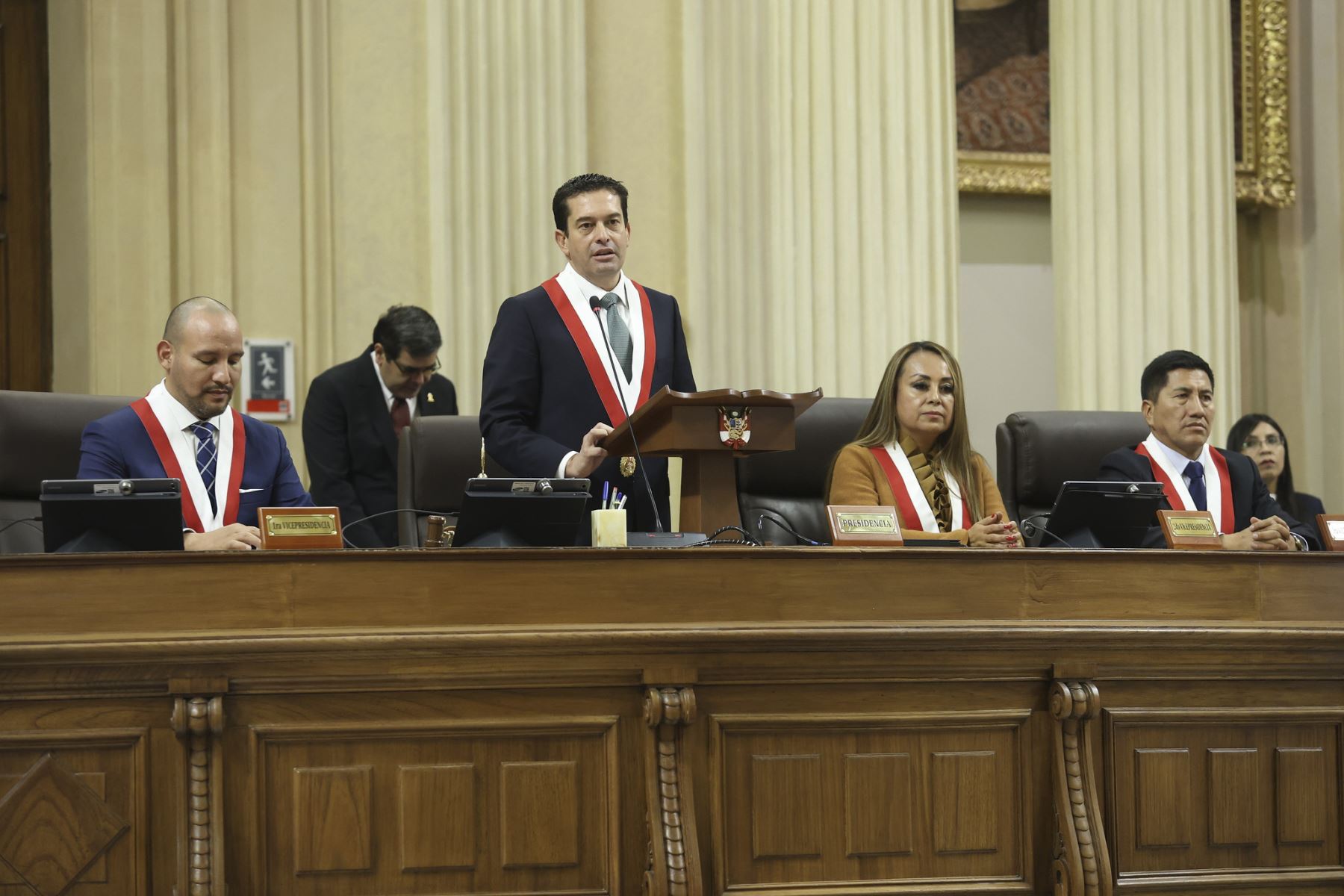 El senador Miguel Torres Morales fue electo presidente del Senado de la República para el periodo legislativo 2026-2027, tras el proceso de elección de la mesa directiva de esa cámara, desarrollado este domingo en el Parlamento. Foto: Congreso