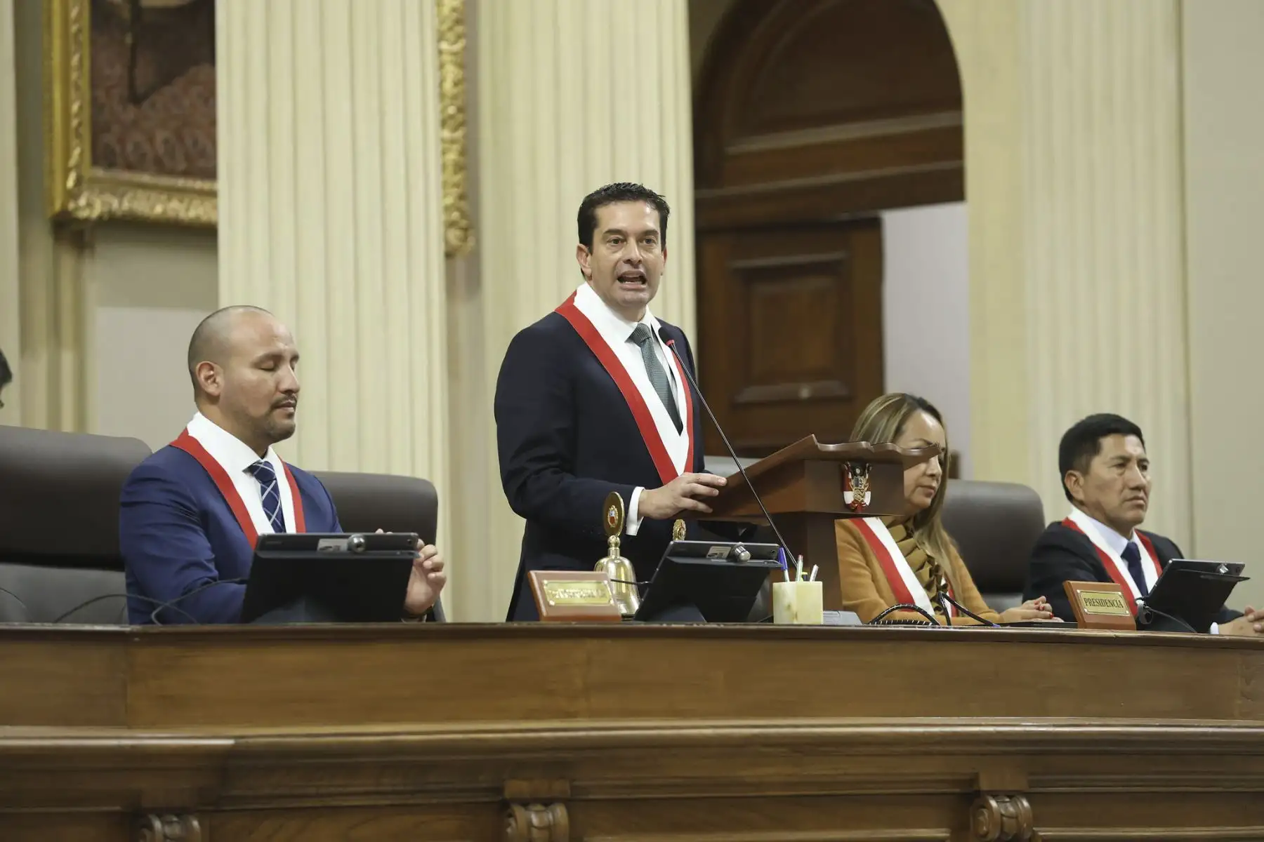 El senador Miguel Torres Morales fue electo presidente del Senado de la República para el periodo legislativo 2026-2027, tras el proceso de elección de la mesa directiva de esa cámara, desarrollado este domingo en el Parlamento. Foto: Congreso