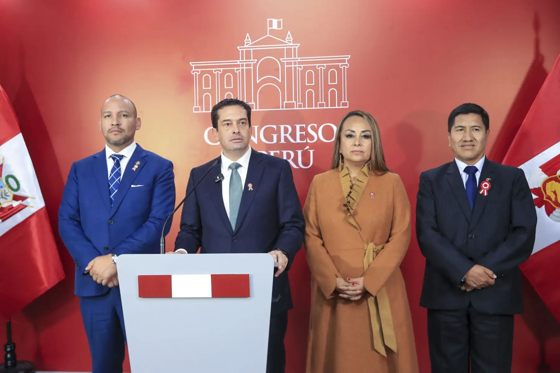 Conferencia de prensa de la nueva Mesa Directiva del Senado del Congreso de la República conformado por Miguel Ángel Torres Morales, presidente del Senado para el periodo legislativo 2026-2027; Alejandro Muñante (Renovación Popular), primer vicepresidente; Nilza Chacón (Fuerza Popular), segunda vicepresidenta; y Estanislao Mancha (Renovación Popular), tercer vicepresidente. Foto: ANDINA/Ricardo Cuba