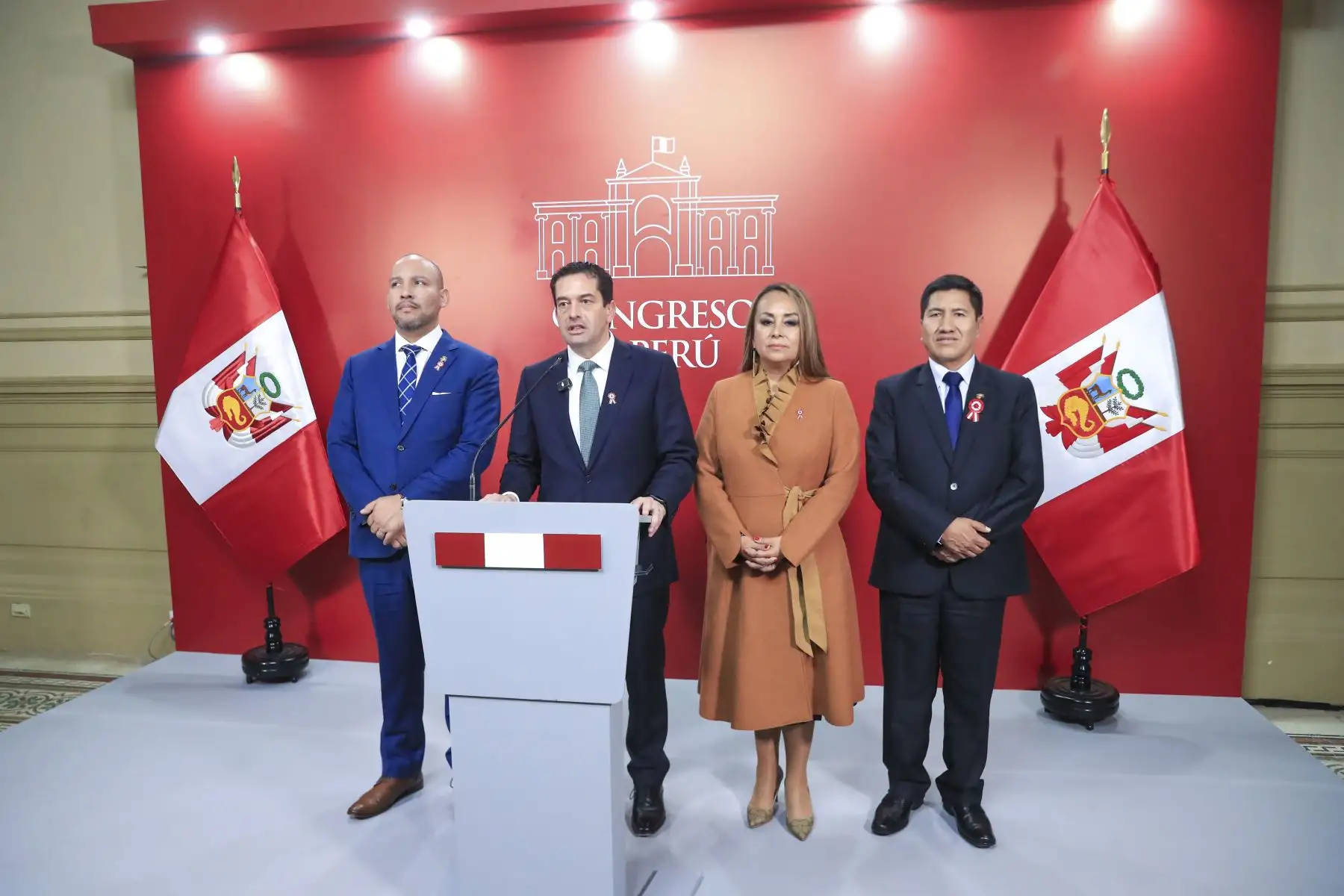 Conferencia de prensa de la nueva Mesa Directiva del Senado del Congreso de la República conformado por Miguel Ángel Torres Morales, presidente del Senado para el periodo legislativo 2026-2027; Alejandro Muñante (Renovación Popular), primer vicepresidente; Nilza Chacón (Fuerza Popular), segunda vicepresidenta; y Estanislao Mancha (Renovación Popular), tercer vicepresidente. Foto: ANDINA/Ricardo Cuba