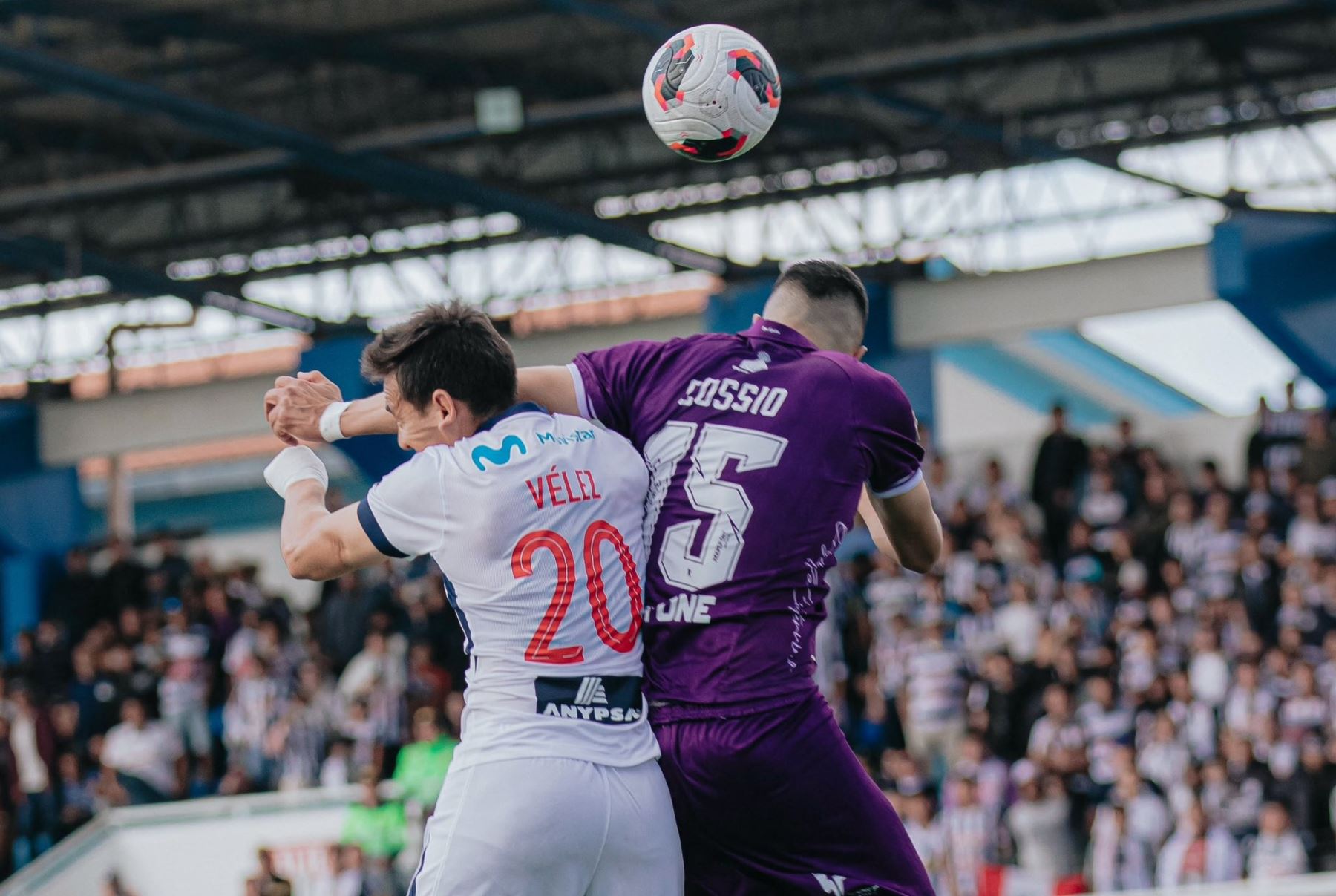 Jugadores de Alianza Lima reclaman por penal no cobrado a Jairo Vélez ante Comerciantes U.