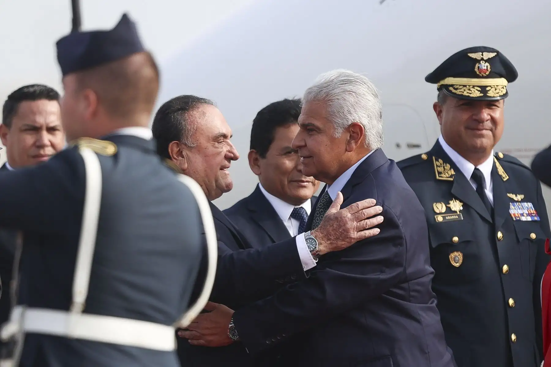 El presidente de Panamá, José Raúl Mulino, llega al Perú para participar en la ceremonia de transmisión del mando supremo a la presidenta electa, Keiko Fujimori, que se realizará el martes 28 de julio. Foto: ANDINA/Jhonel Rodríguez Robles
