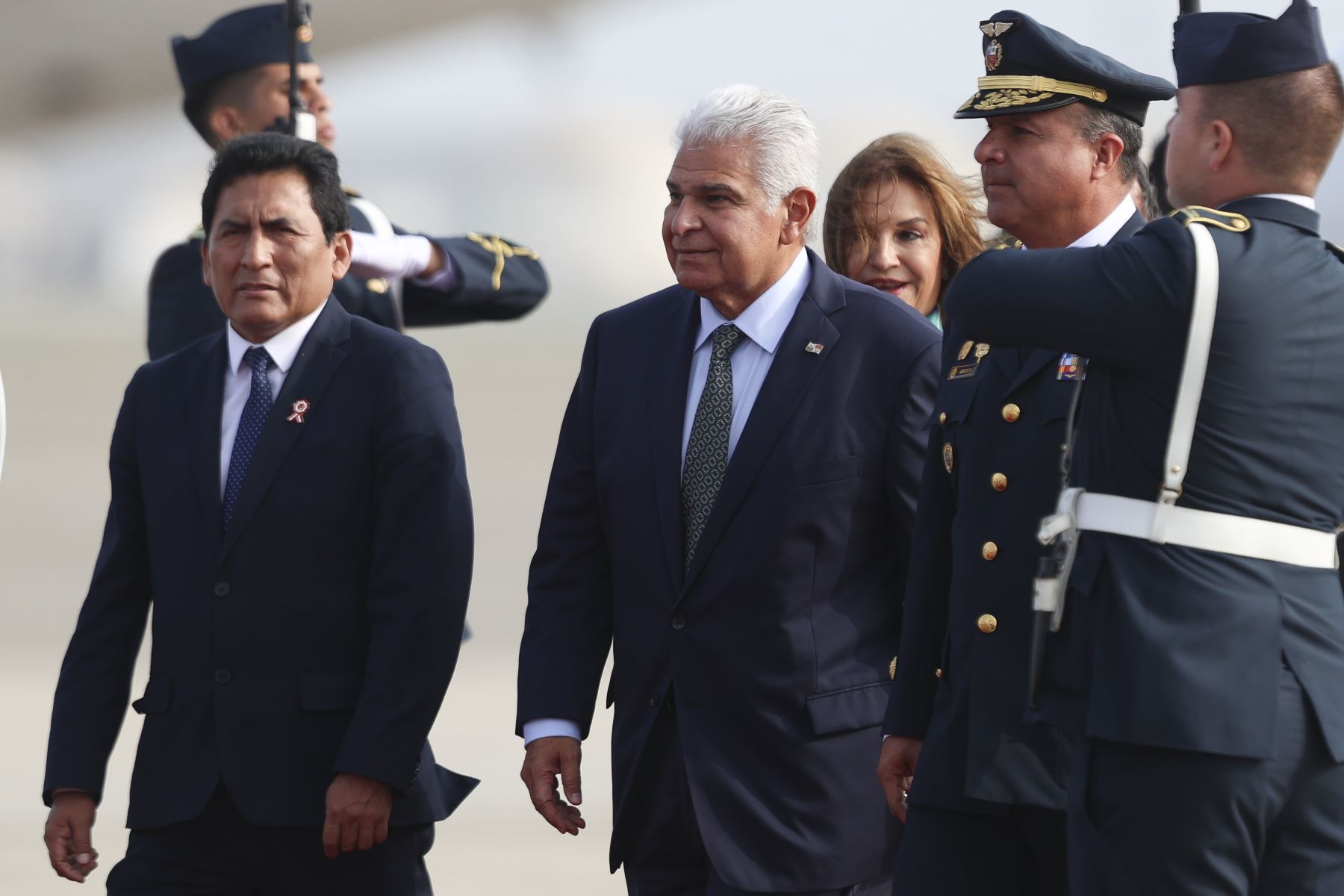 El presidente de Panamá, José Raúl Mulino, llega al Perú para participar en la ceremonia de transmisión del mando supremo a la presidenta electa, Keiko Fujimori, que se realizará el martes 28 de julio. Foto: ANDINA/Jhonel Rodríguez Robles