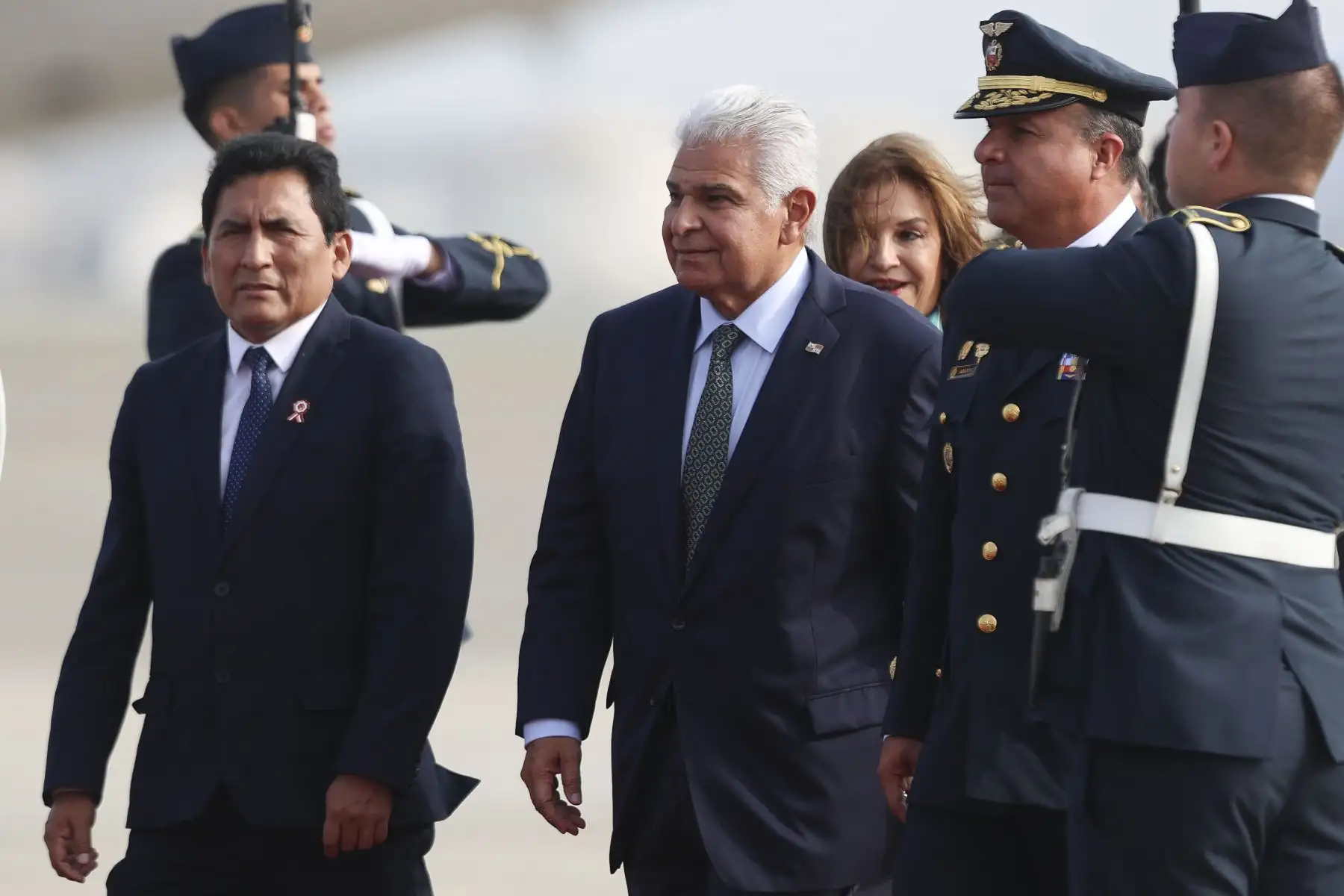 El presidente de Panamá, José Raúl Mulino, llega al Perú para participar en la ceremonia de transmisión del mando supremo a la presidenta electa, Keiko Fujimori, que se realizará el martes 28 de julio. Foto: ANDINA/Jhonel Rodríguez Robles