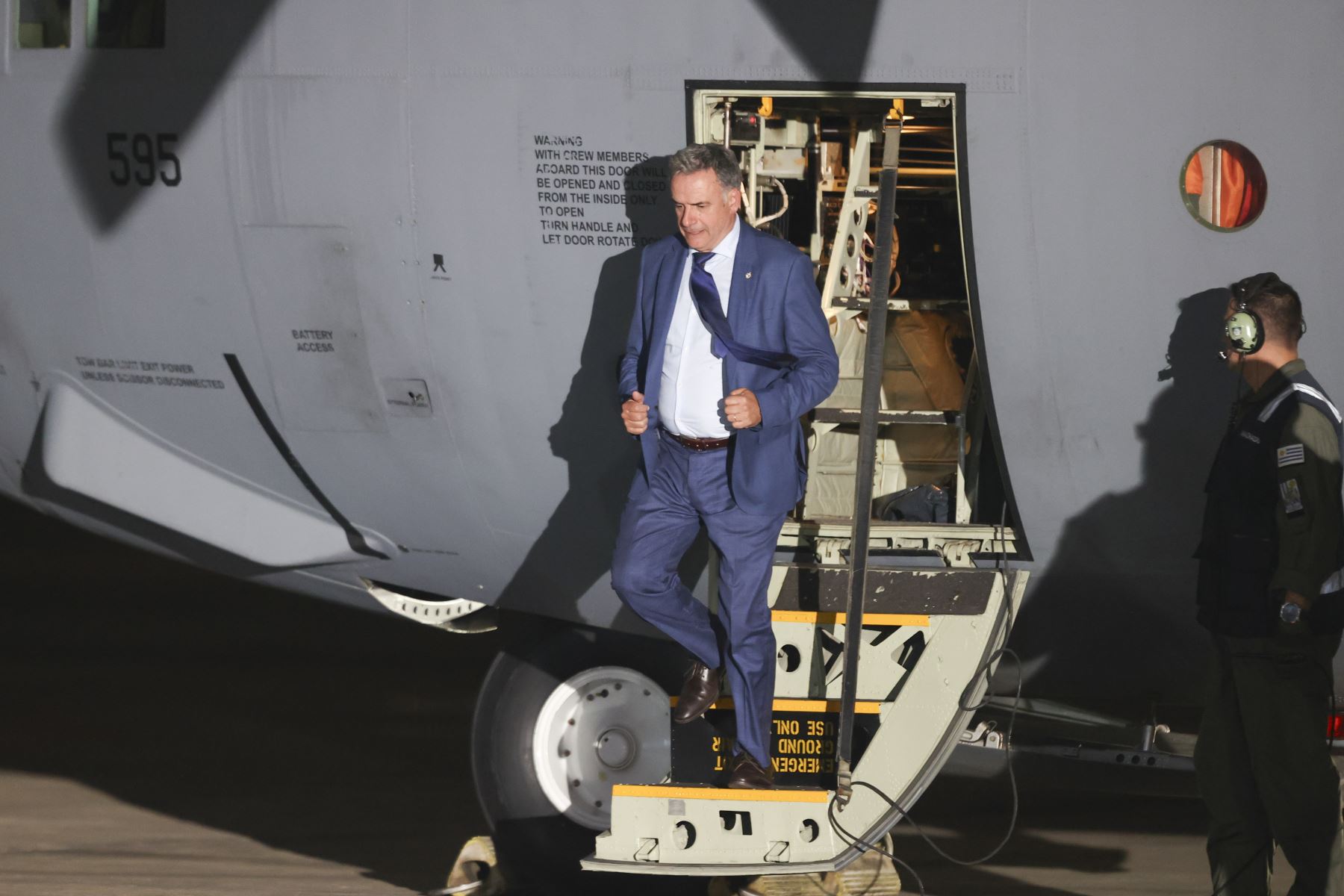 El presidente de Uruguay, Yamandú Orsi, llega al Perú para participar en la ceremonia de transmisión del mando supremo a la presidenta electa, Keiko Fujimori, que se realizará el martes 28 de julio. Foto: ANDINA/Jhonel Rodríguez Robles
