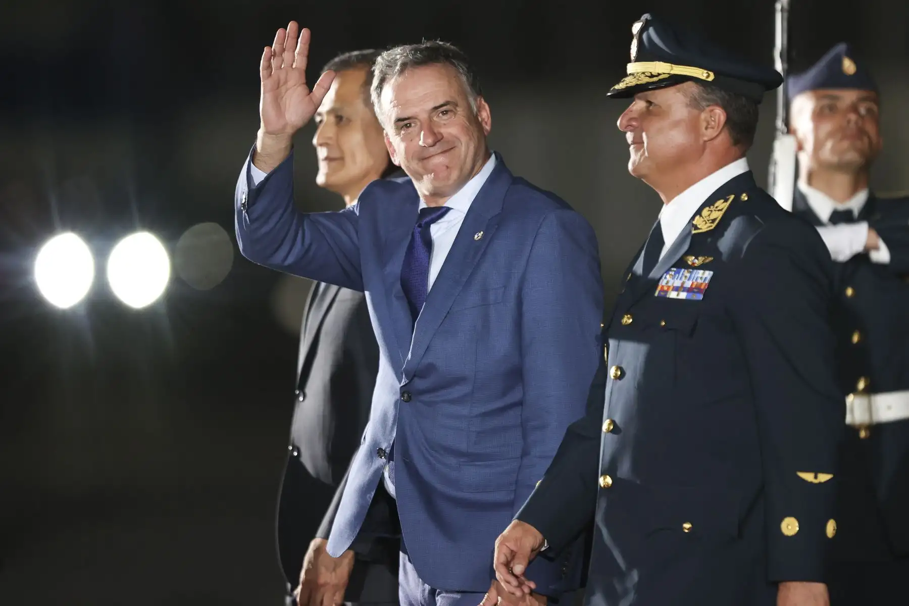 El presidente de Uruguay, Yamandú Orsi, llega al Perú para participar en la ceremonia de transmisión del mando supremo a la presidenta electa, Keiko Fujimori, que se realizará el martes 28 de julio. Foto: ANDINA/Jhonel Rodríguez Robles