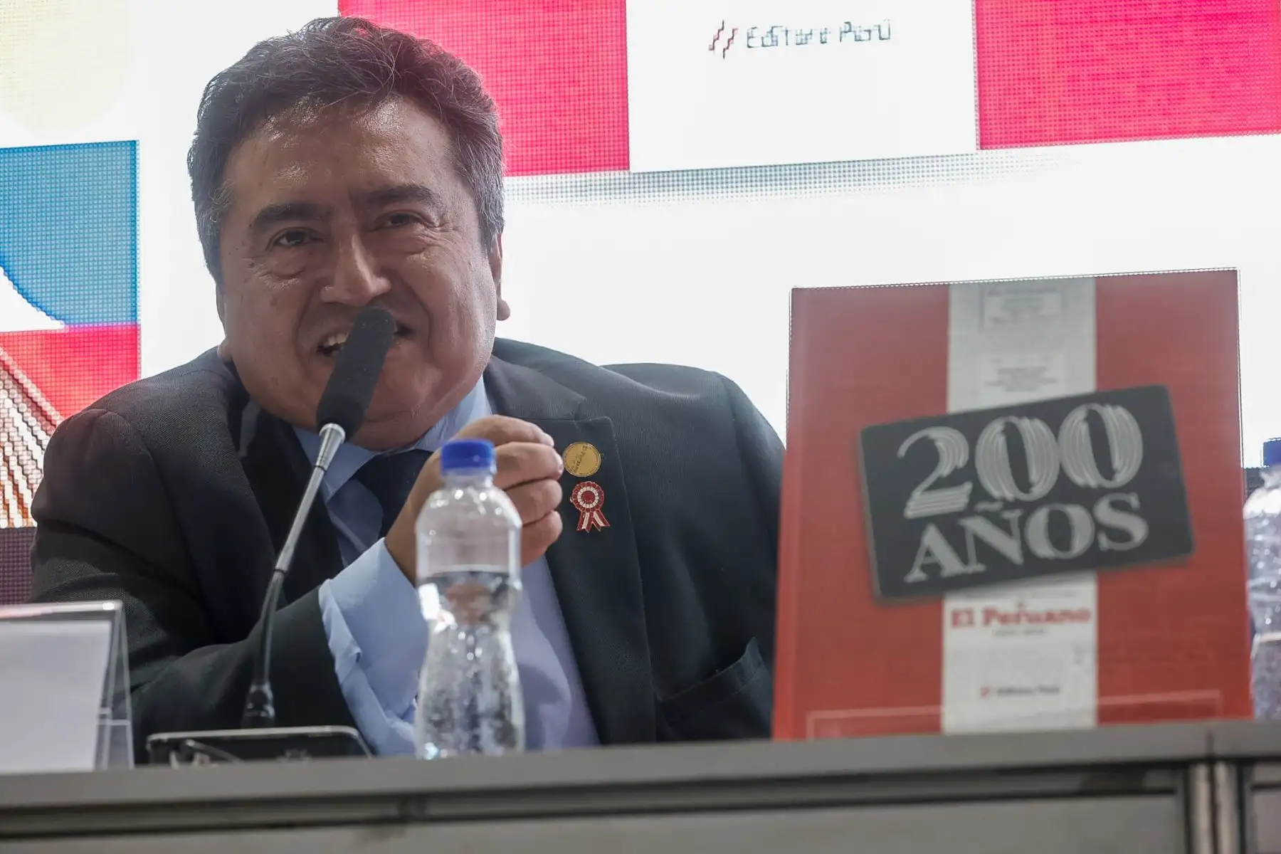 Editora Perú presentó en la FIL Lima 2026 el libro “200 años de El Peruano 1825-2025. Preservando la memoria, narrando nuestra historia”, publicación de su Fondo Editorial que recorre la historia del Diario Oficial desde su fundación en 1825 hasta su evolución digital, resaltando su legado como memoria documental del Perú. Foto: ANDINA/Luis Iparraguirre.
