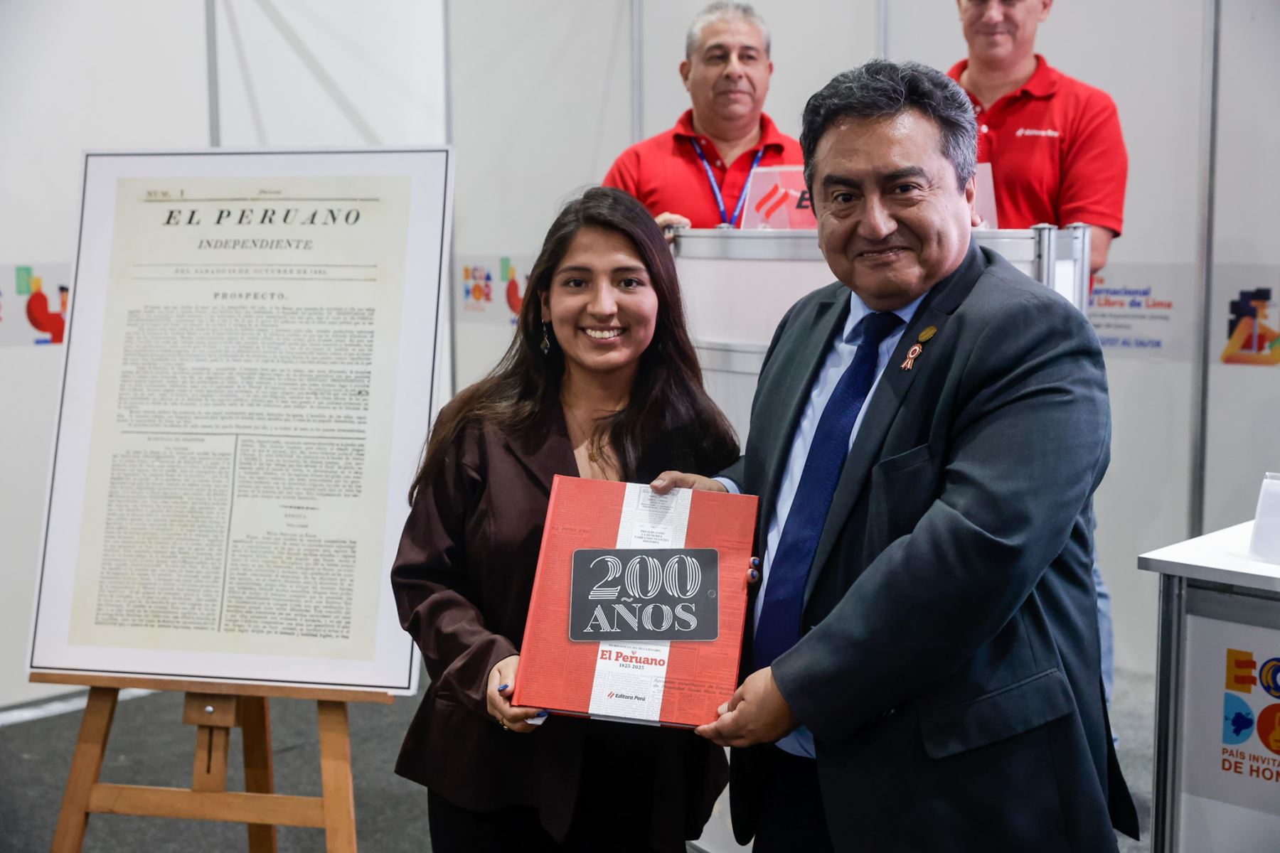 Editora Perú presentó en la FIL Lima 2026 el libro “200 años de El Peruano 1825-2025. Preservando la memoria, narrando nuestra historia”, publicación de su Fondo Editorial que recorre la historia del Diario Oficial desde su fundación en 1825 hasta su evolución digital, resaltando su legado como memoria documental del Perú. Foto: ANDINA/Luis Iparraguirre.