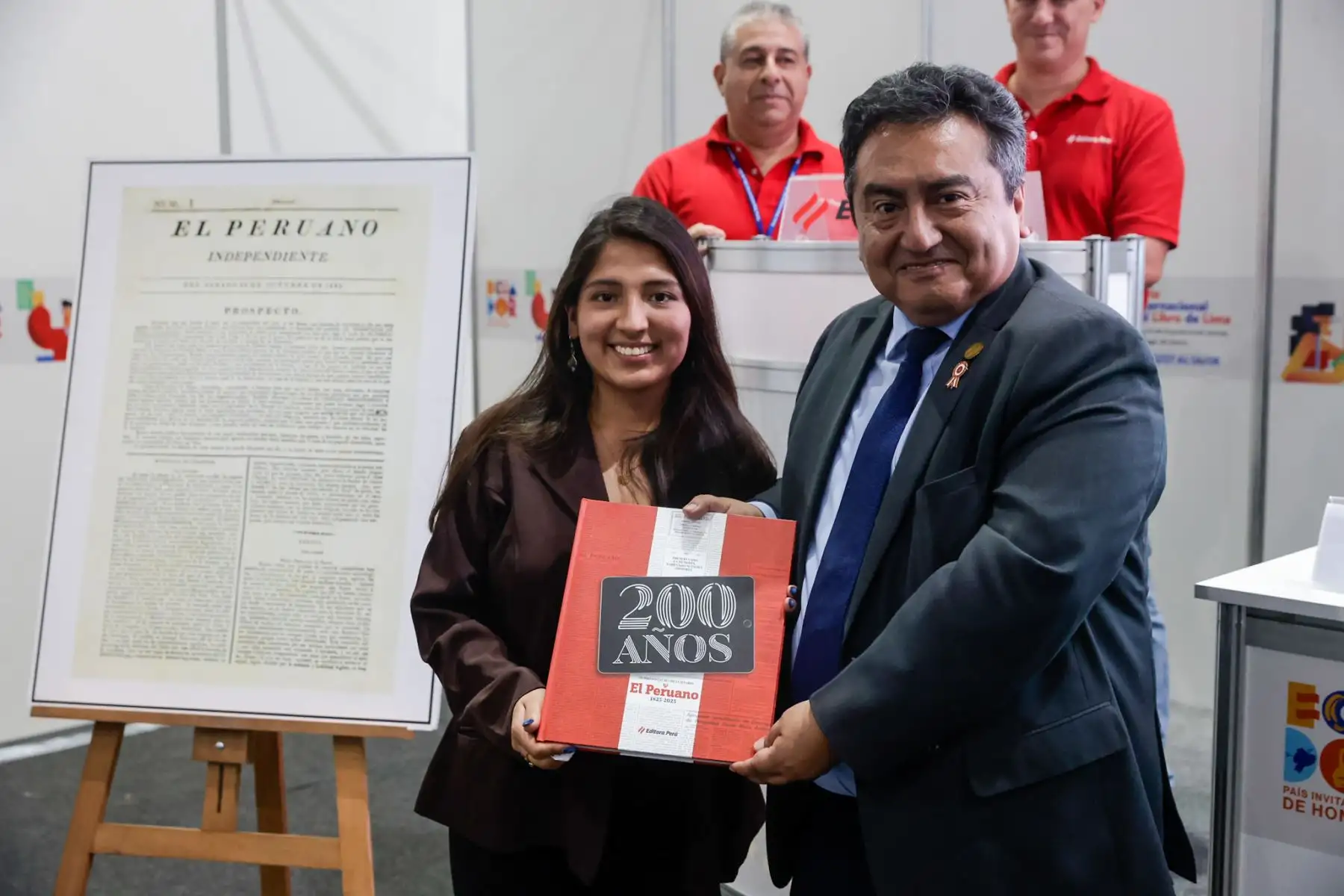 Editora Perú presentó en la FIL Lima 2026 el libro “200 años de El Peruano 1825-2025. Preservando la memoria, narrando nuestra historia”, publicación de su Fondo Editorial que recorre la historia del Diario Oficial desde su fundación en 1825 hasta su evolución digital, resaltando su legado como memoria documental del Perú. Foto: ANDINA/Luis Iparraguirre.