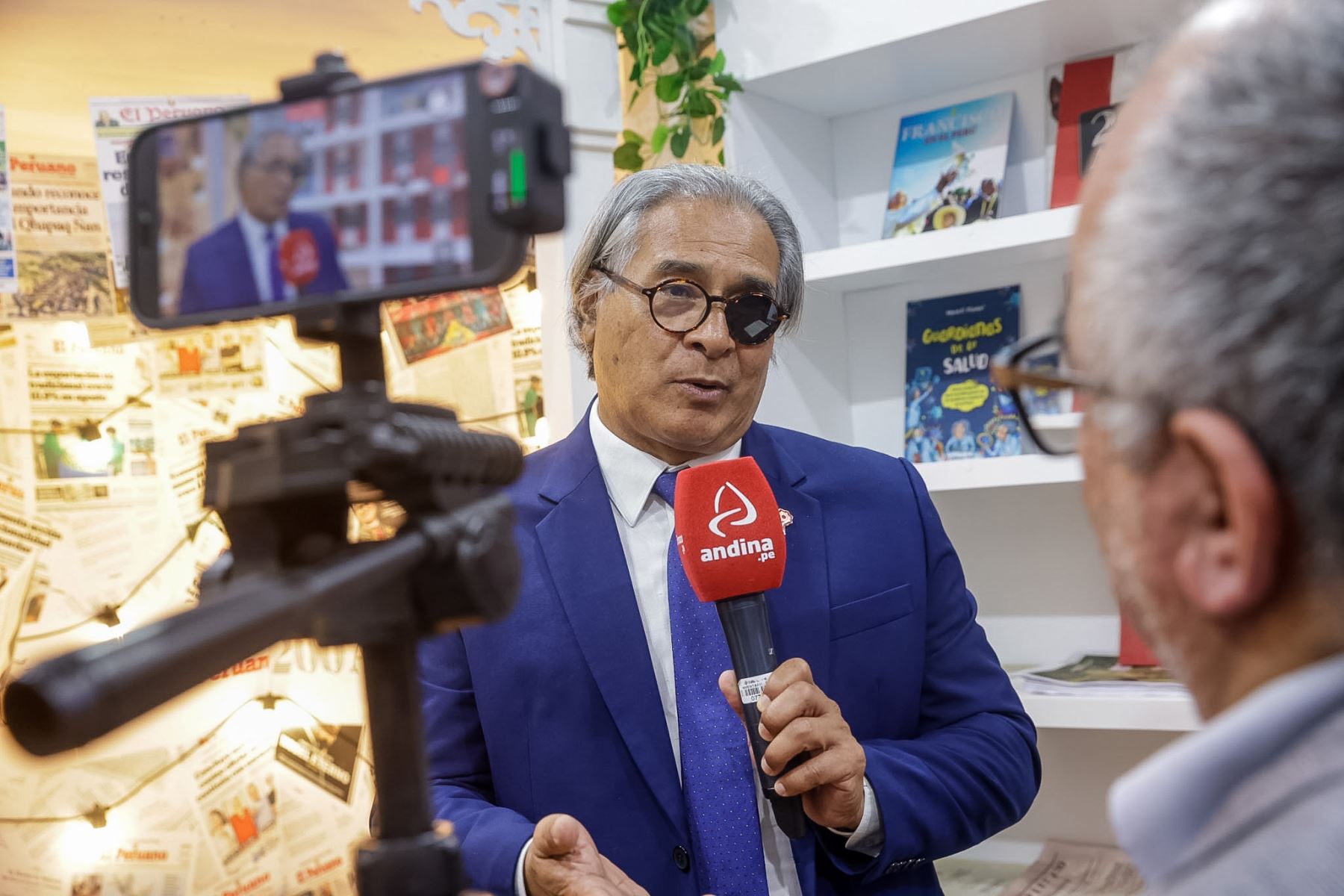 Editora Perú presentó en la FIL Lima 2026 el libro “200 años de El Peruano 1825-2025. Preservando la memoria, narrando nuestra historia”, publicación de su Fondo Editorial que recorre la historia del Diario Oficial desde su fundación en 1825 hasta su evolución digital, resaltando su legado como memoria documental del Perú. Foto: ANDINA/Luis Iparraguirre.