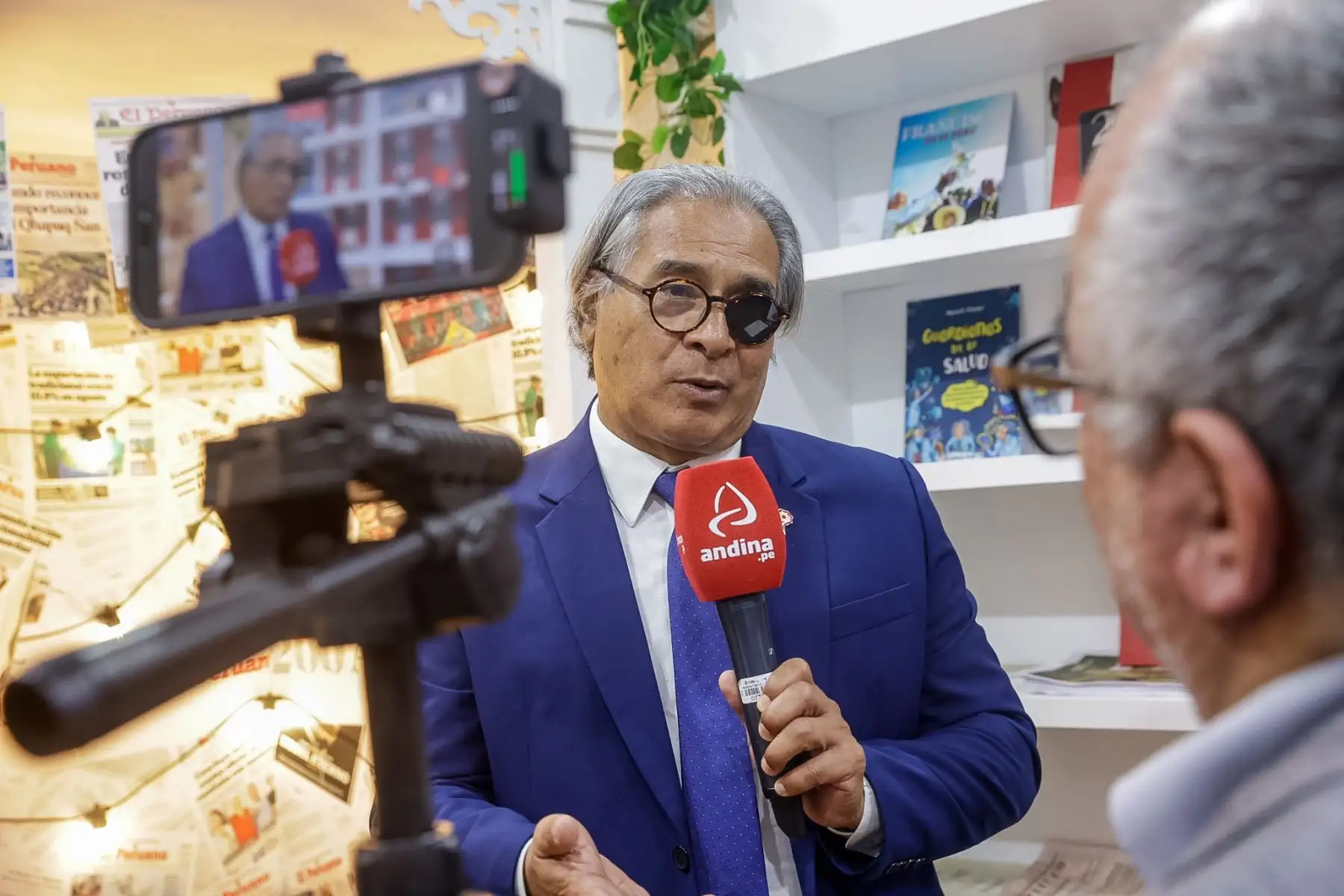 Editora Perú presentó en la FIL Lima 2026 el libro “200 años de El Peruano 1825-2025. Preservando la memoria, narrando nuestra historia”, publicación de su Fondo Editorial que recorre la historia del Diario Oficial desde su fundación en 1825 hasta su evolución digital, resaltando su legado como memoria documental del Perú. Foto: ANDINA/Luis Iparraguirre.