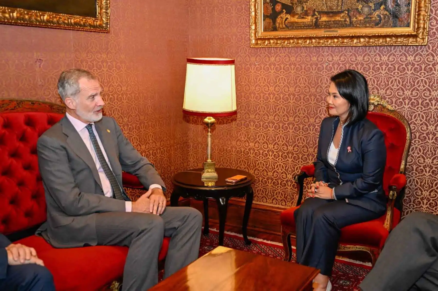 La presidenta electa, Keiko Fujimori, sostuvo una reunión con Su Majestad el rey de España, Felipe VI, en la que reafirmaron los lazos de amistad entre ambos países, así como su compromiso de fortalecer la cooperación bilateral en beneficio entre Perú y España. Foto: ANDINA/Difusión