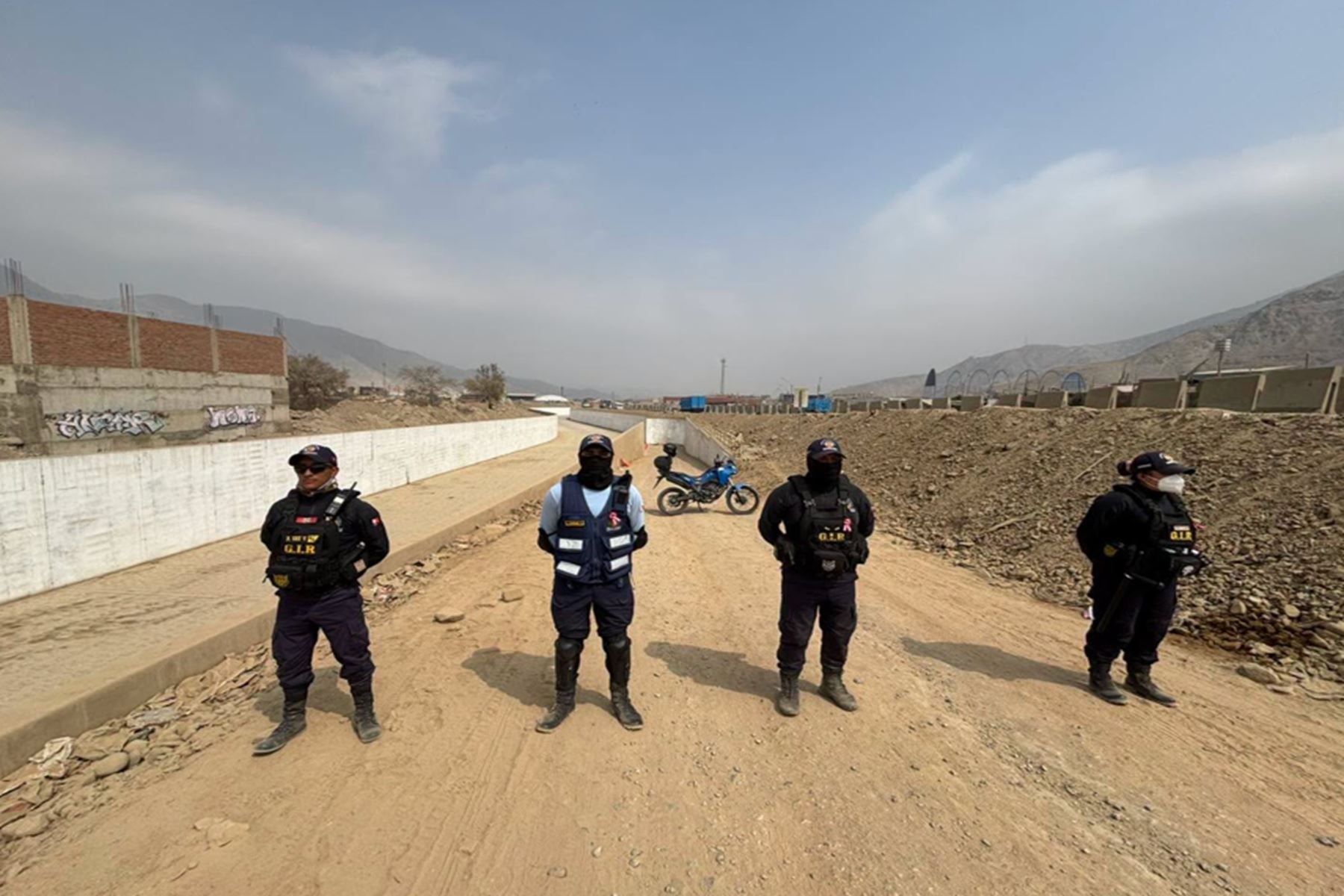 Chosica cierra accesos a canal de Huaycoloro para evitar accidentes