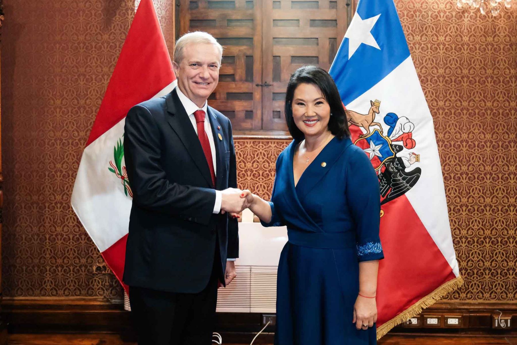 Keiko Fujimori y presidente de Chile expresan disposición de avanzar ante desafíos comunes