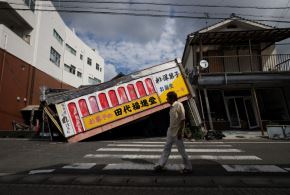 El terremoto se registró a las 16:27 hora local (07:27 GMT) del martes, y su epicentro se ubicó a unos diez kilómetros de profundidad bajo la prefectura de Kumamoto, según la agencia meteorológica japonesa. Foto: AFP/Archivo