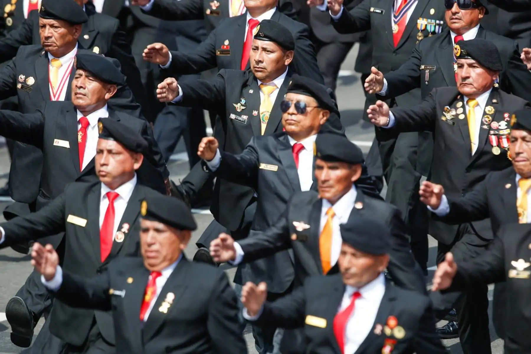 La compañía de Veteranos de Guerra y de la Pacificación Nacional desfila por la avenida Brasil como parte del segundo agrupamiento. Foto: ANDINA/Ricardo Cuba.