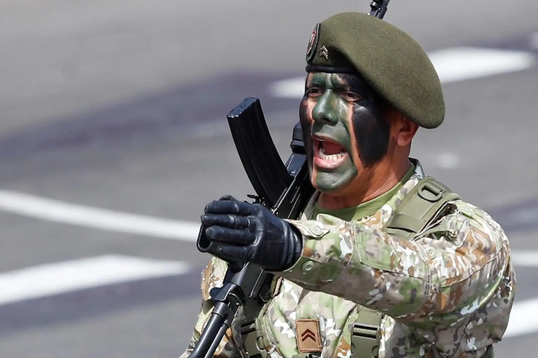 La 1.ª Brigada Multipropósito participa en el quinto agrupamiento del Ejército del Perú durante su paso por la avenida Brasil. Foto: ANDINA/Ricardo Cuba.
