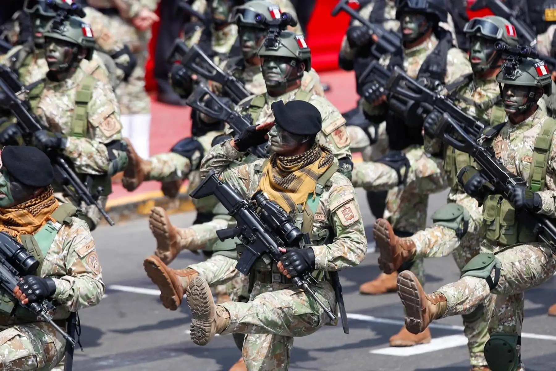 La 1.ª Brigada de Fuerzas Especiales desfila como parte del quinto agrupamiento del Ejército del Perú. Foto: ANDINA/Ricardo Cuba