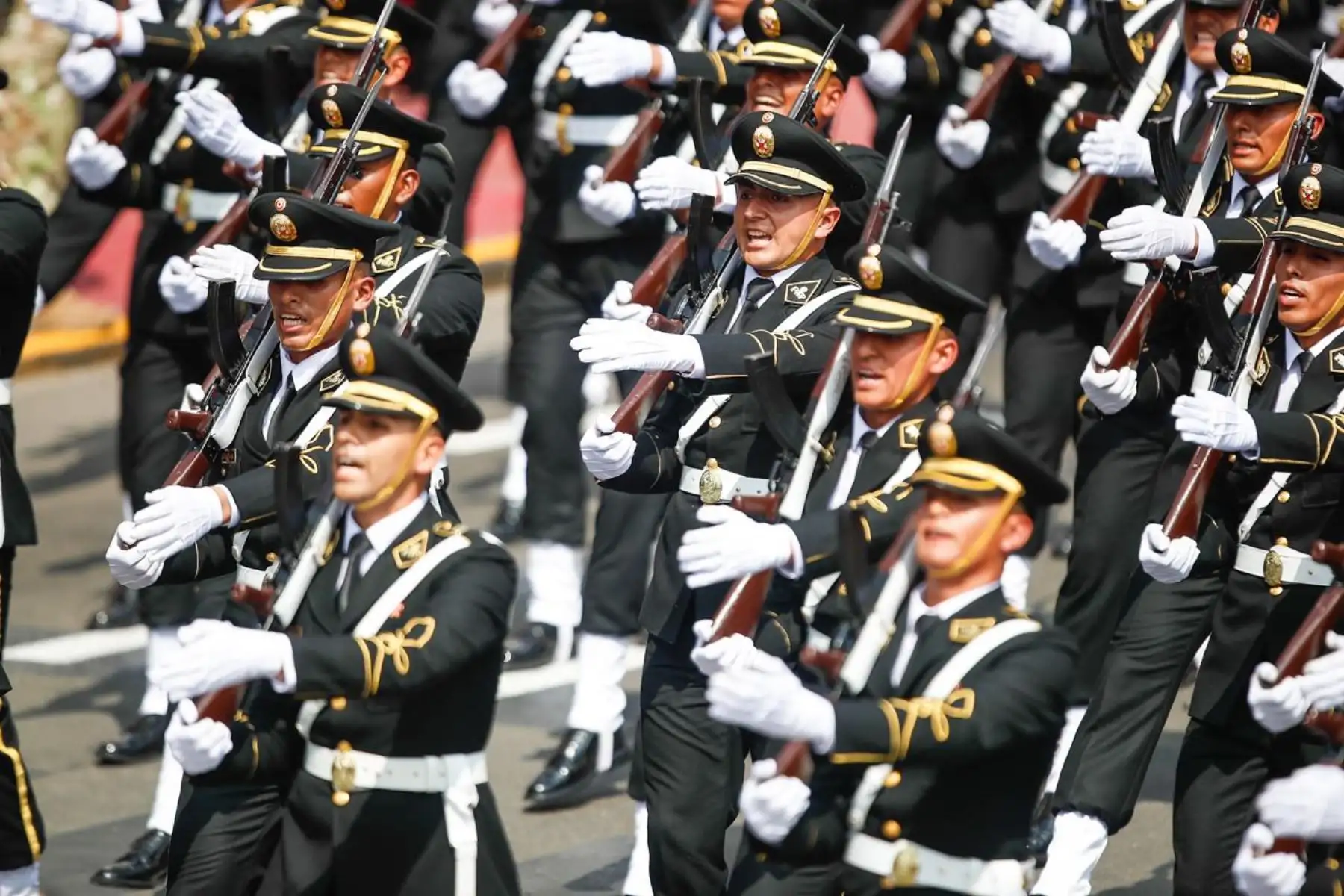 Policía Nacional del Perú participa en la Gran Parada Militar por el aniversario de la Independencia Nacional, durante el desfile por la avenida Brasil. Foto: ANDINA/Ricardo Cuba