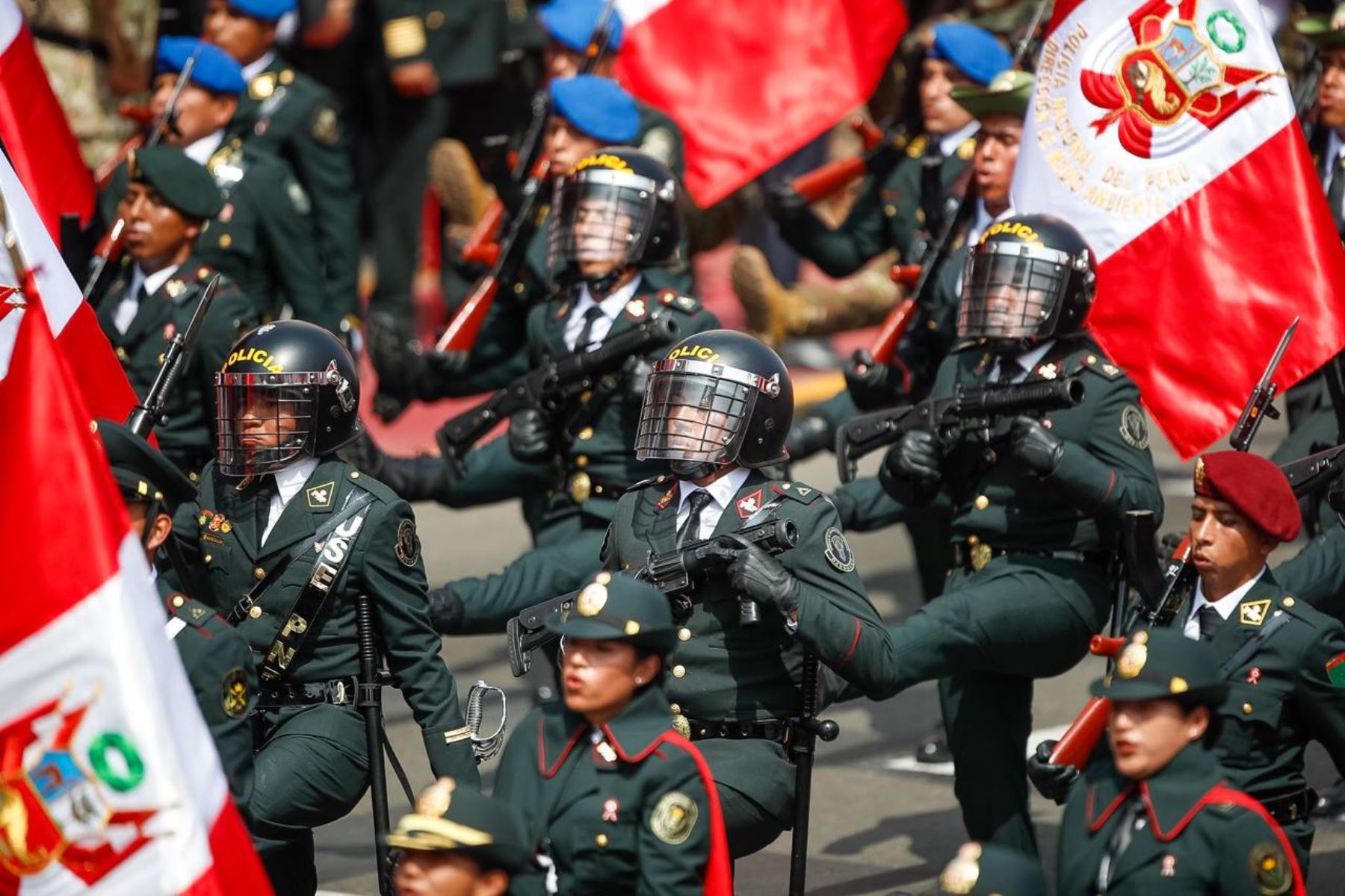 Policía Nacional del Perú participa en la Gran Parada Militar por el aniversario de la Independencia Nacional, durante el desfile por la avenida Brasil. Foto: ANDINA/Ricardo Cuba