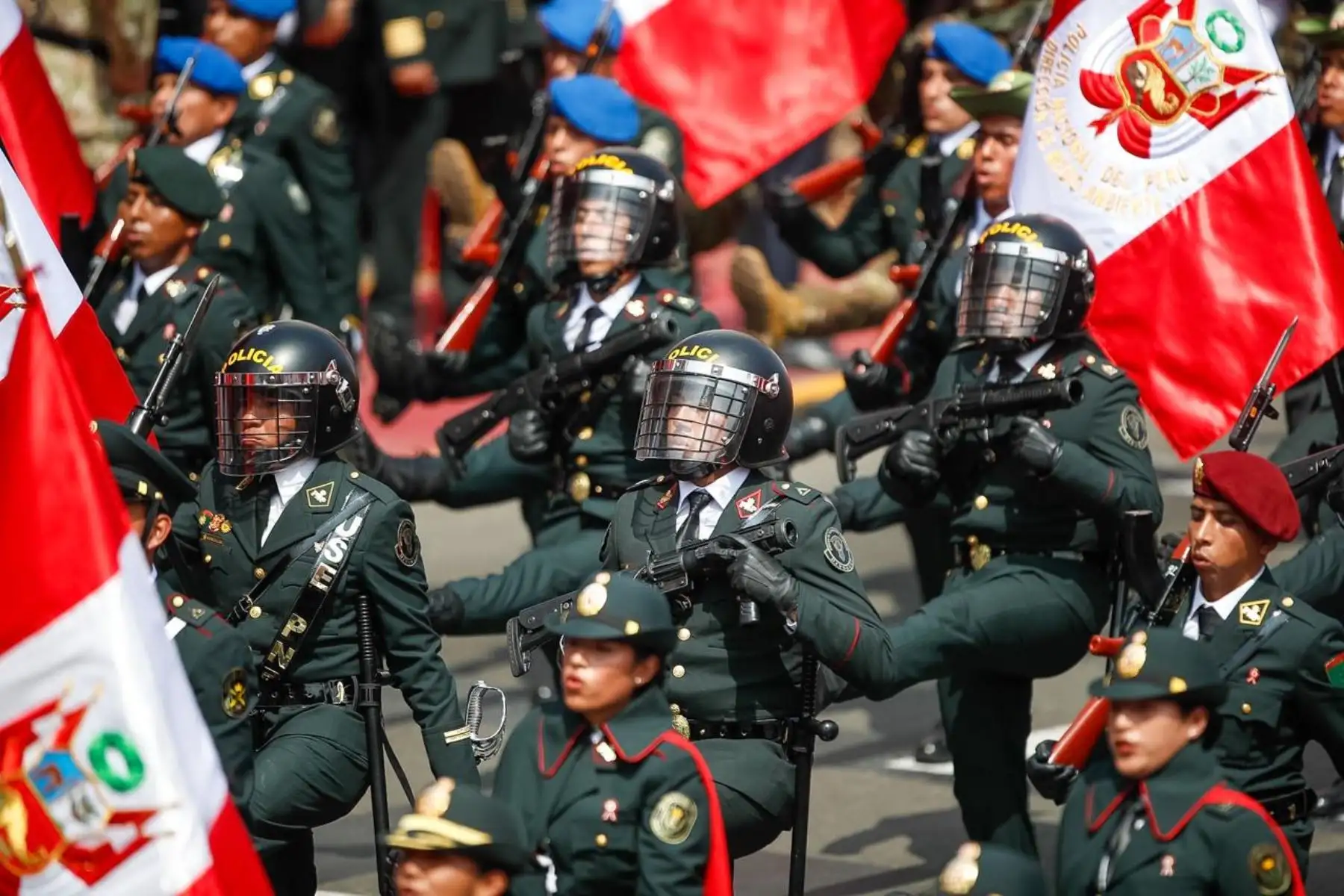 Policía Nacional del Perú participa en la Gran Parada Militar por el aniversario de la Independencia Nacional, durante el desfile por la avenida Brasil. Foto: ANDINA/Ricardo Cuba