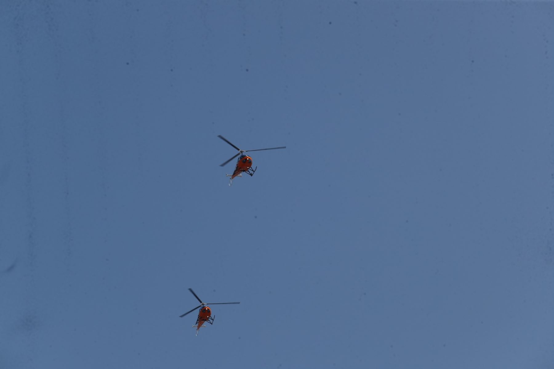 Las unidades aéreas de las Fuerzas Armadas participan en el undécimo agrupamiento de la Gran Parada Militar, como parte del despliegue aéreo previsto durante la ceremonia por el aniversario de la Independencia Nacional. Foto: ANDINA/ Daniel Bracamonte
