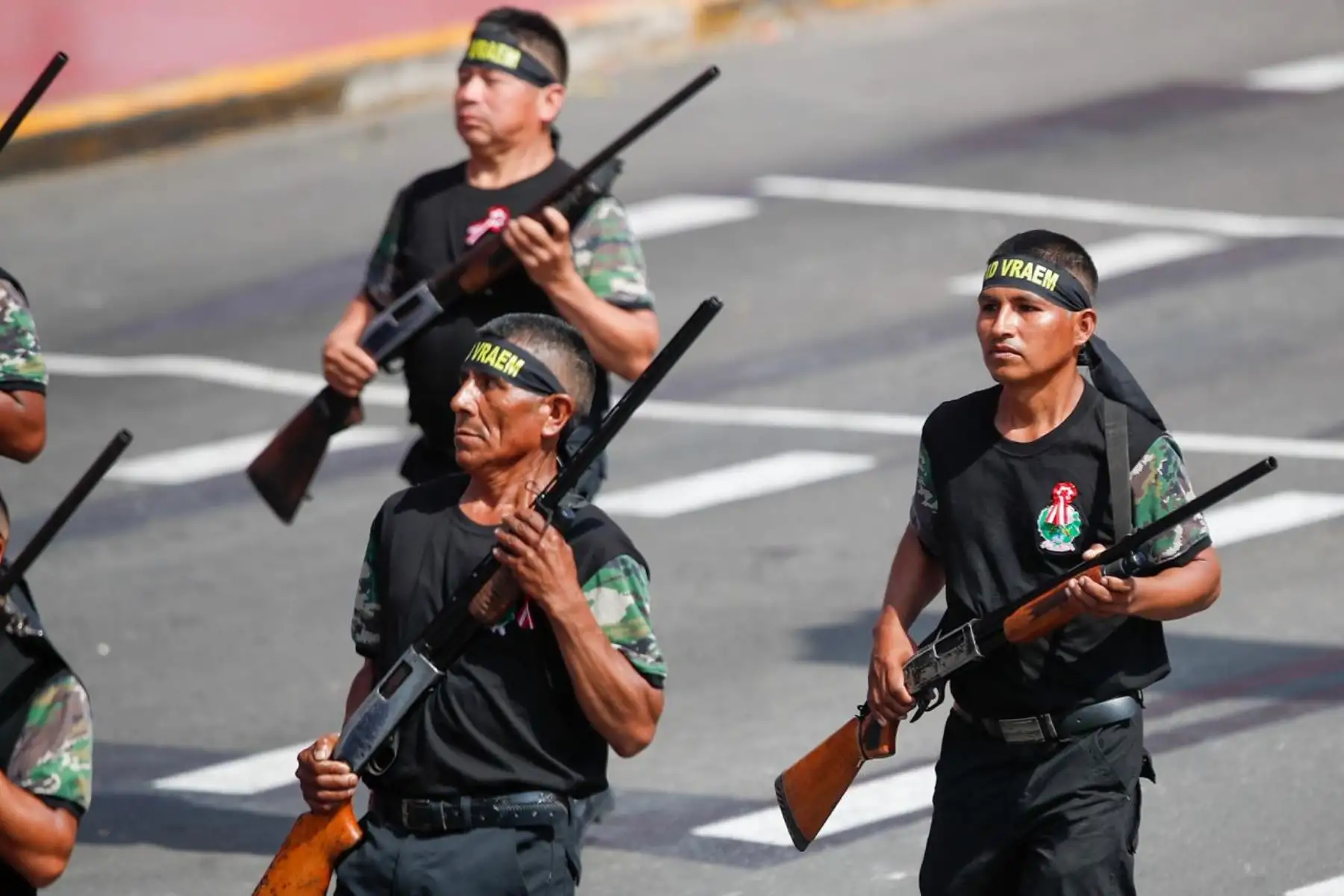 Los Comités de Autodefensa del VRAEM desfilan como parte del décimo agrupamiento de expresiones culturales. Foto: ANDINA/Ricardo Cuba