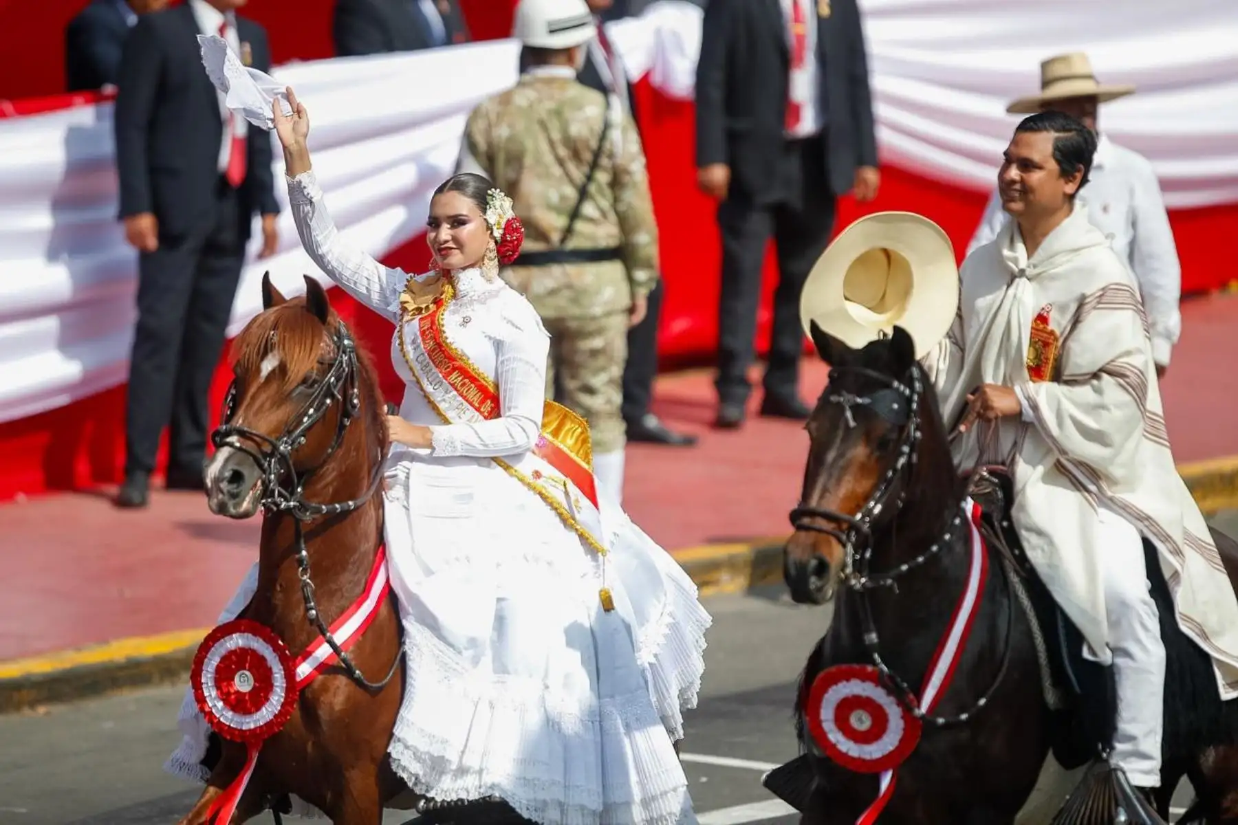 Los Caballos de Paso participan en el décimo agrupamiento de expresiones culturales durante la Gran Parada Militar. Foto: ANDINA/Ricardo Cuba