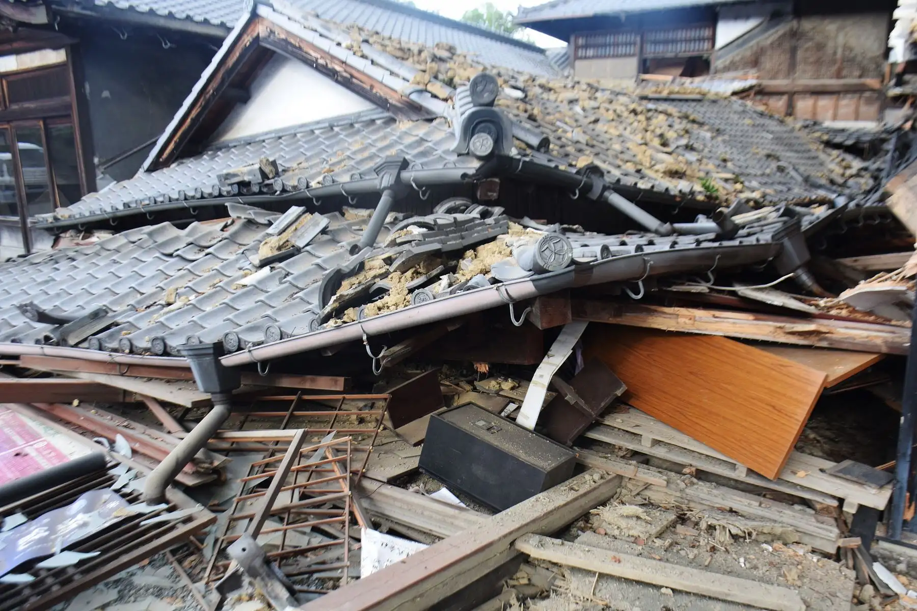 Vista de Matsuhama-ken, un lugar escénico nacional, que se derrumbó tras un potente terremoto en la ciudad de Yatsushiro, prefectura de Kumamoto. Foto: EFE