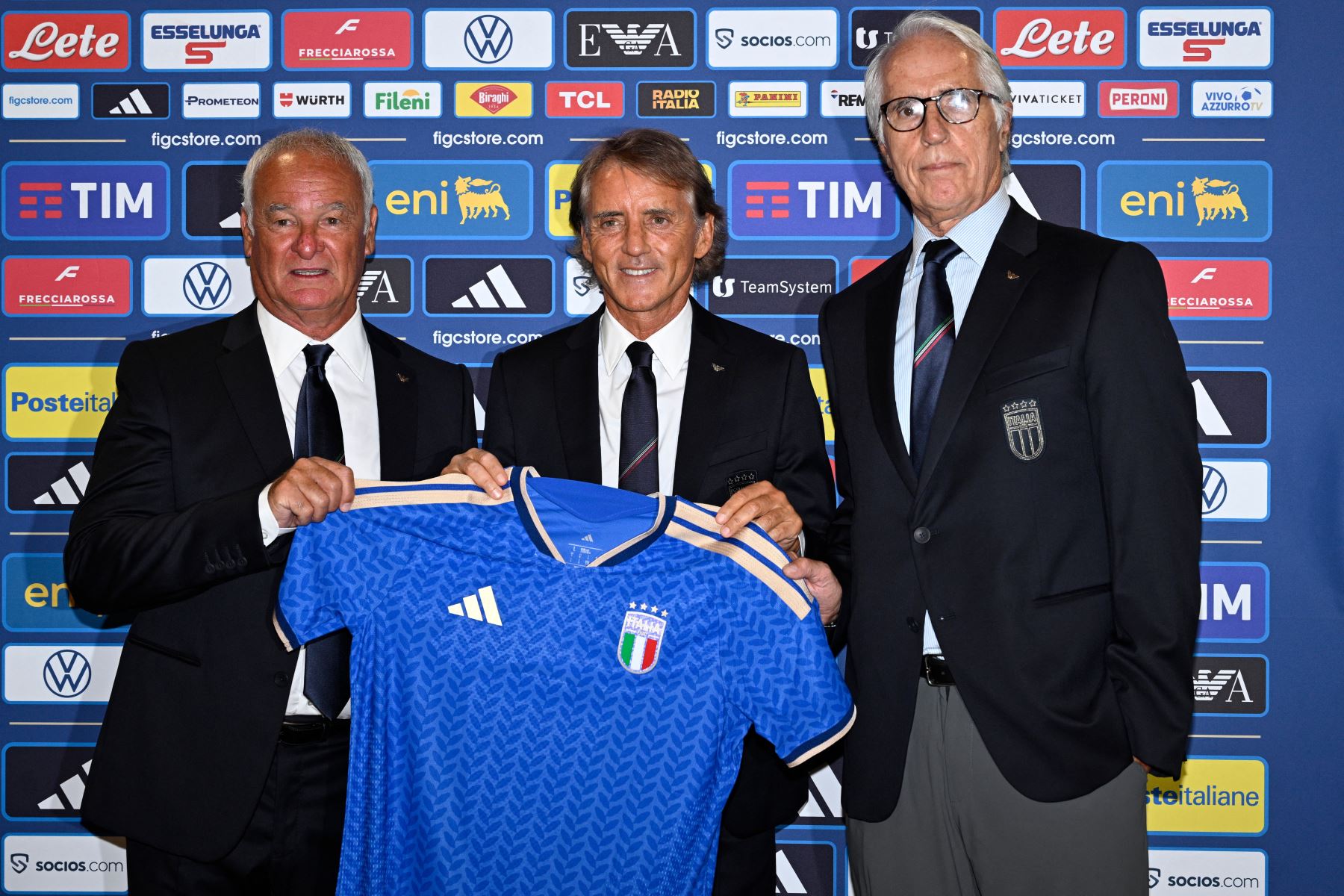 Técnico Roberto Mancini promete devolver a la selección italiana "donde merece"