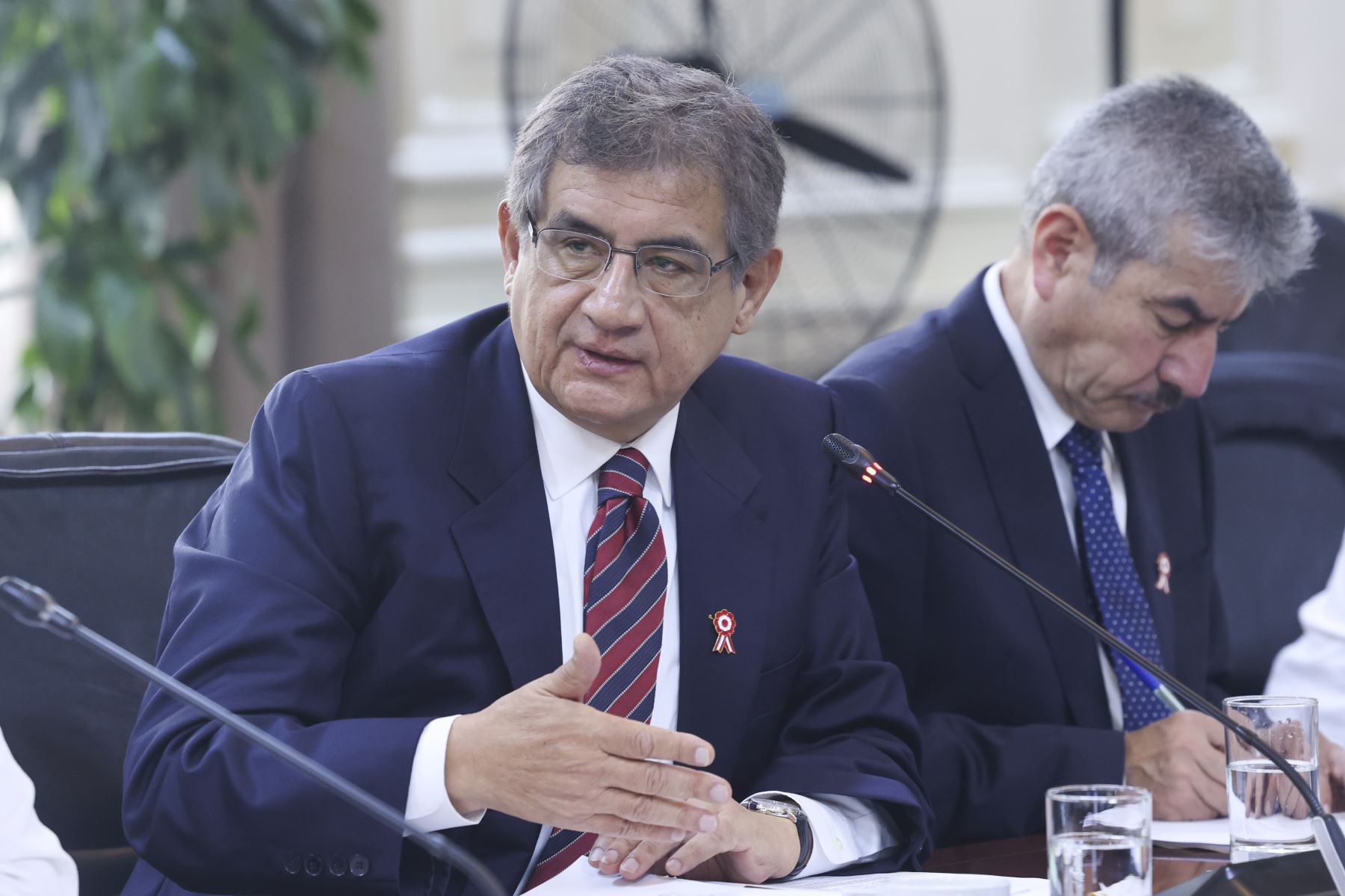 Ministro de Trabajo: No se va a disminuir ningún derecho laboral