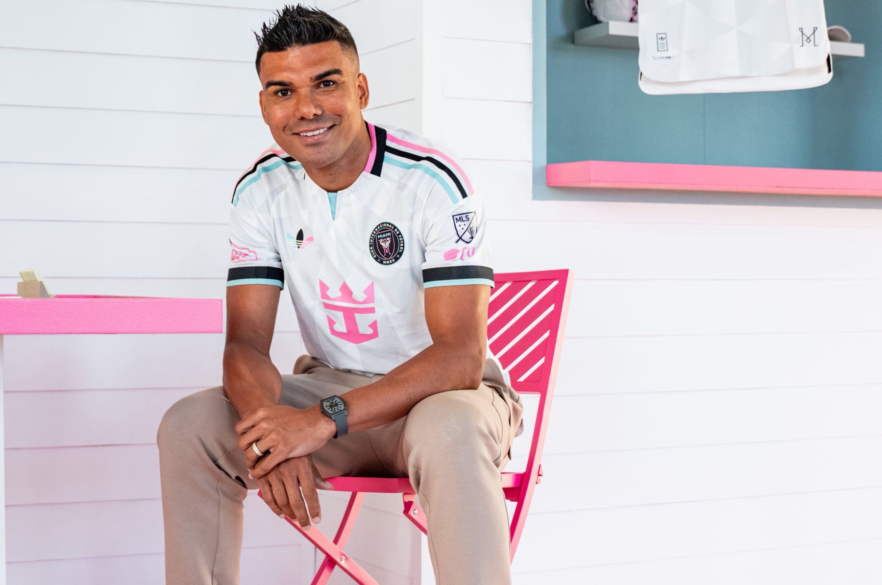 Casemiro dice que siempre soñó jugar con Messi, tras sufrirlo en el Real Madrid