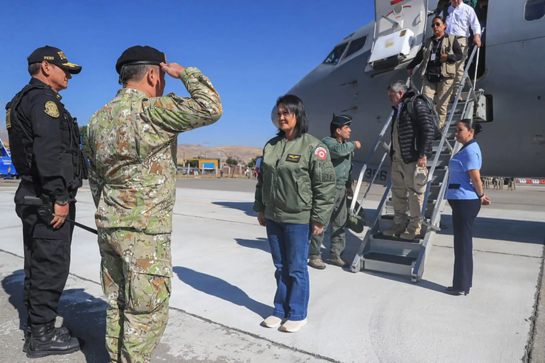 La presidenta de la república, Keiko Fujimori, arribó esta mañana a la región Junín para supervisar las acciones que se llevan a cabo para la atención de las personas que resultaron afectadas por los sismos en esta parte del país. Foto: ANDINA/ Prensa Presidencia
