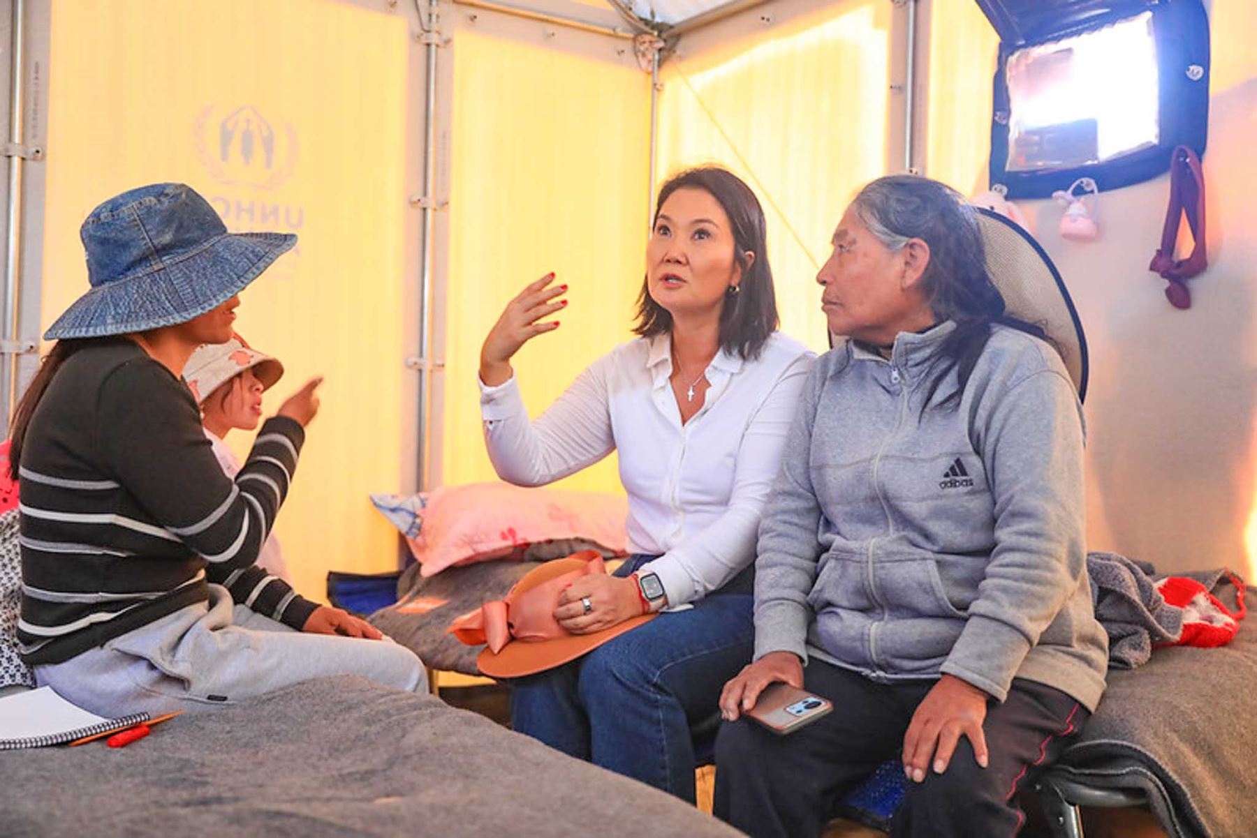La presidenta de la república, Keiko Fujimori, llegó al distrito de Chongos Bajo, provincia de Chupaca, la zona más afectada por el sismo del 18 de julio, para supervisar la situación de los damnificados por este fenómeno natural. Foto: ANDINA/ Prensa Presidencia