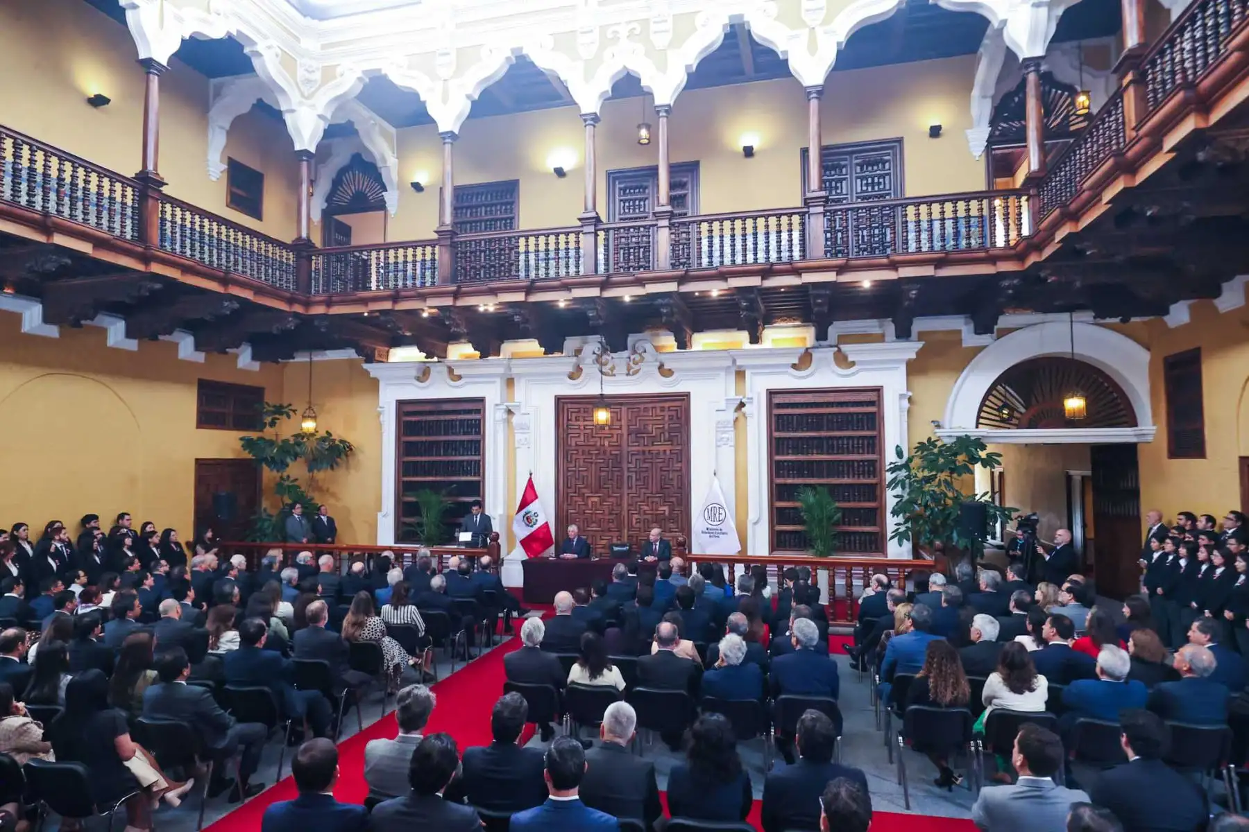 El nuevo ministro de Relaciones Exteriores, Alfonso Carlos Espá, es presentado oficialmente durante una ceremonia organizada por la Cancillería, con la participación de autoridades e invitados. Foto: ANDINA/Juan Carlos Guzmán