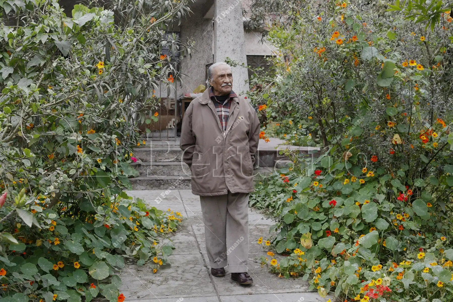 Lima - 20 octubre 20210 / Leoncio Bueno,  autor de los poemarios Al pie del yunque (1966),  Invasión poderosa (1970) y Pastor de truenos (1968).  Foto: Diario Oficial El Peruano / Norman Córdova