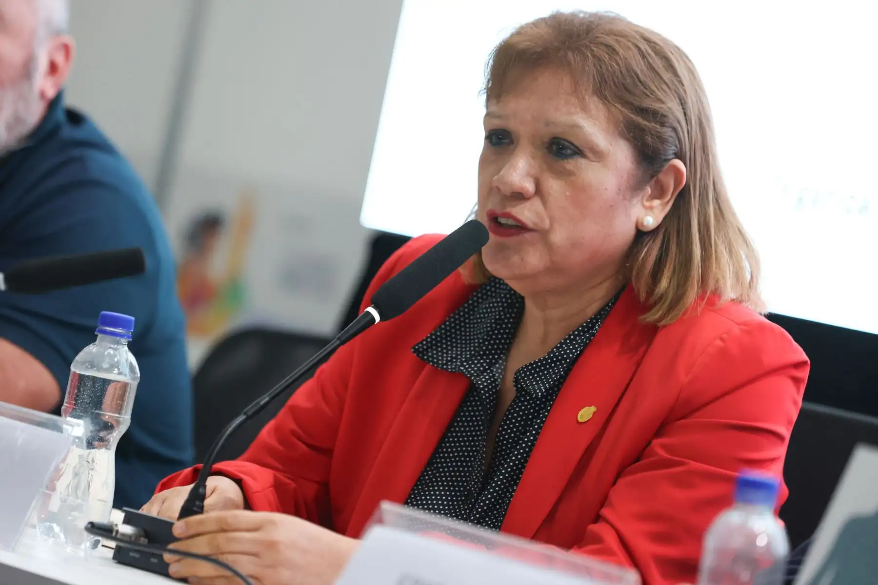 Editora Perú presenta en la FIL Lima 2026  el libro "Compendio de legislación penal informática en el Perú" del abogado especializado Erick Iriarte. Foto: ANDINA/Melina Mejía