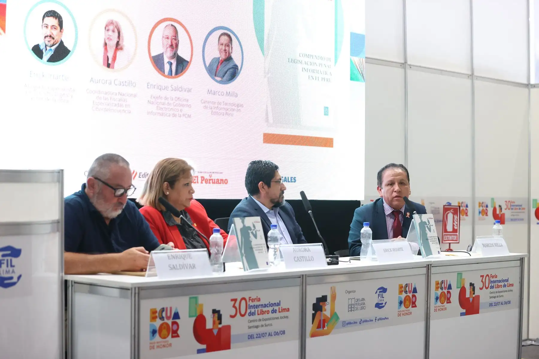 Editora Perú presenta en la FIL Lima 2026  el libro "Compendio de legislación penal informática en el Perú" del abogado especializado Erick Iriarte. Foto: ANDINA/Melina Mejía