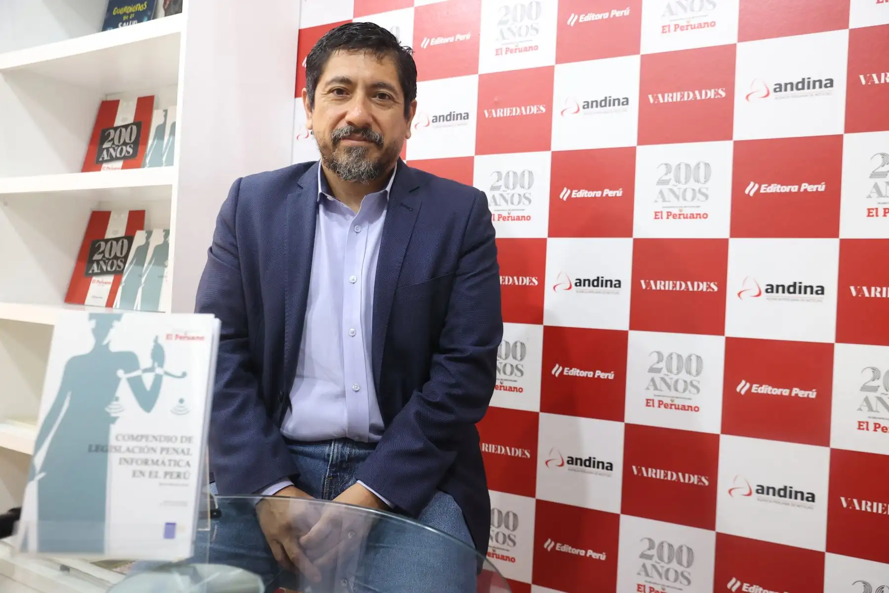 Editora Perú presenta en la FIL Lima 2026  el libro "Compendio de legislación penal informática en el Perú" del abogado especializado Erick Iriarte. Foto: ANDINA/Melina Mejía