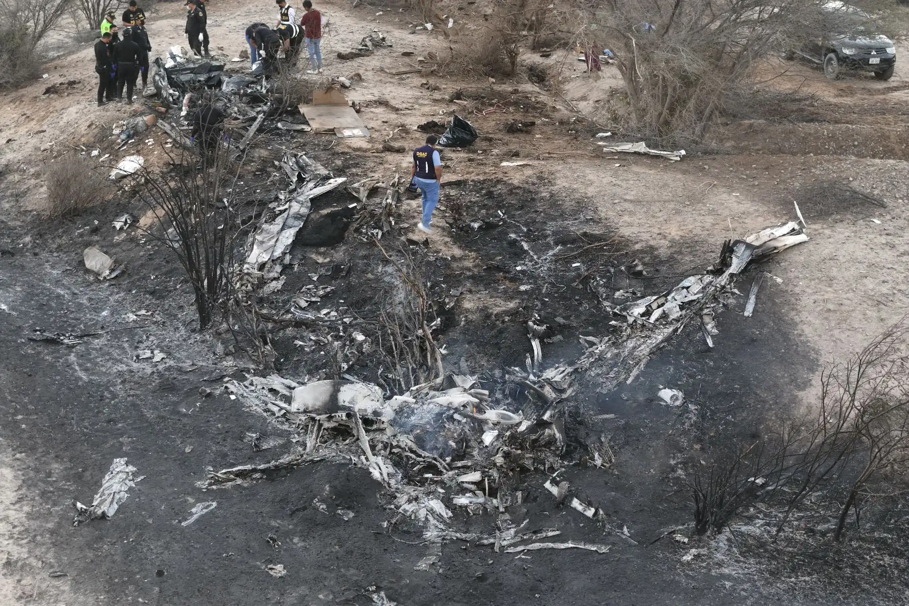 Un trágico accidente aéreo dejó un saldo de trece muertos en la región Ica. Una avioneta de la compañía Aerodiana se precipitó a tierra en las inmediaciones del sector de Pueblo Viejo, en Nasca. A bordo viajaban dos tripulantes y once turistas extranjeros: siete de nacionalidad italiana, dos españoles y dos alemanes. Todos los ocupantes perdieron la vida en el impacto. Foto: ANDINA/Genry Bautista