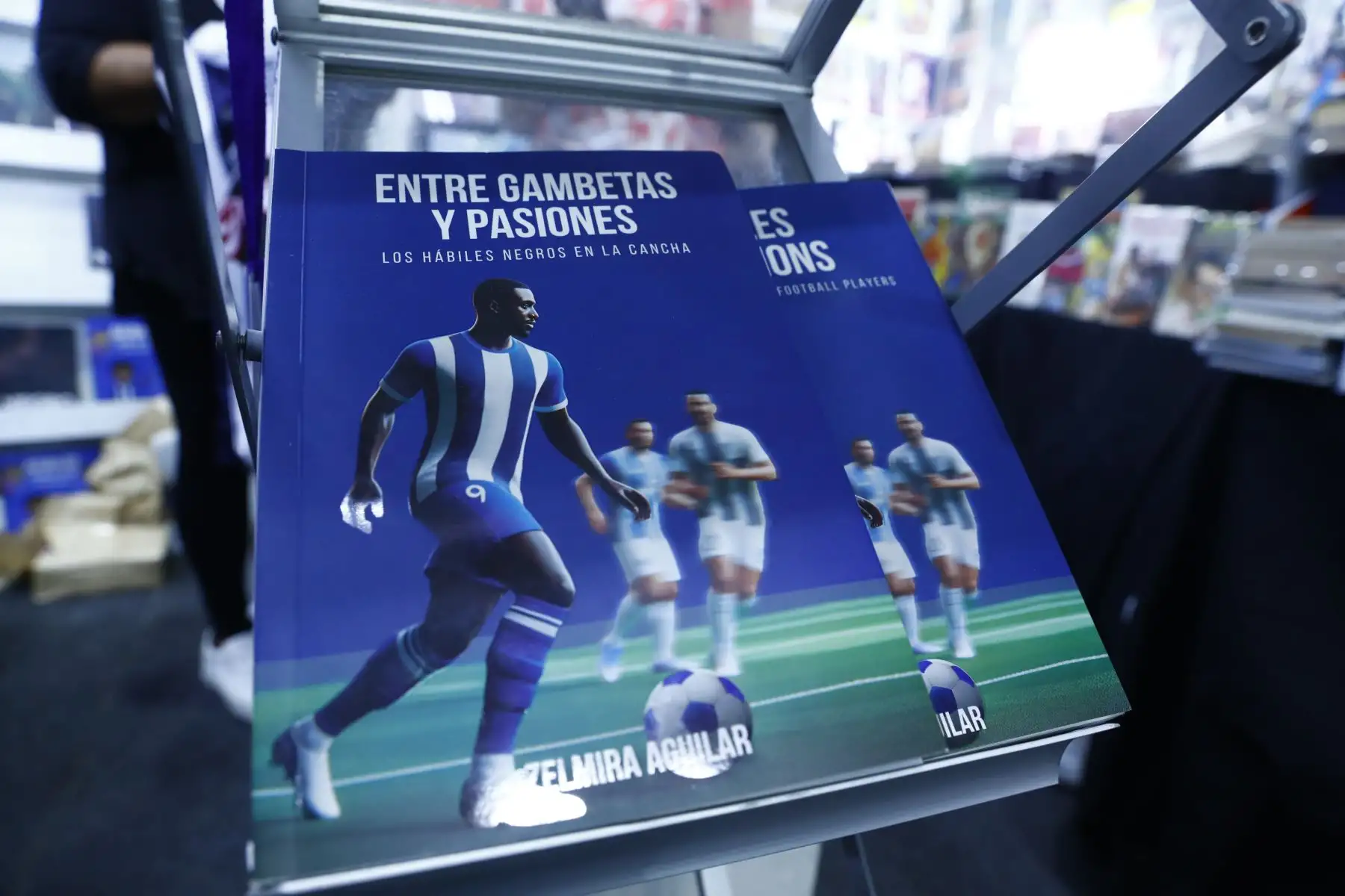 La Feria Internacional del Libro de Lima 2026 ofrece al público asistente una variada oferta de obras sobre la cultura afroperuana, tanto en narrativa, poesía, ensayo e investigaciones académicas, las cuales se pueden encontrar en algunos stands de la feria tales como Editorial Cedet, Zelmira Aguilar Literatura Afroperuana, Instituto de Estudios Peruanos IEP y La Independiente. Foto: ANDINA/Daniel Bracamonte