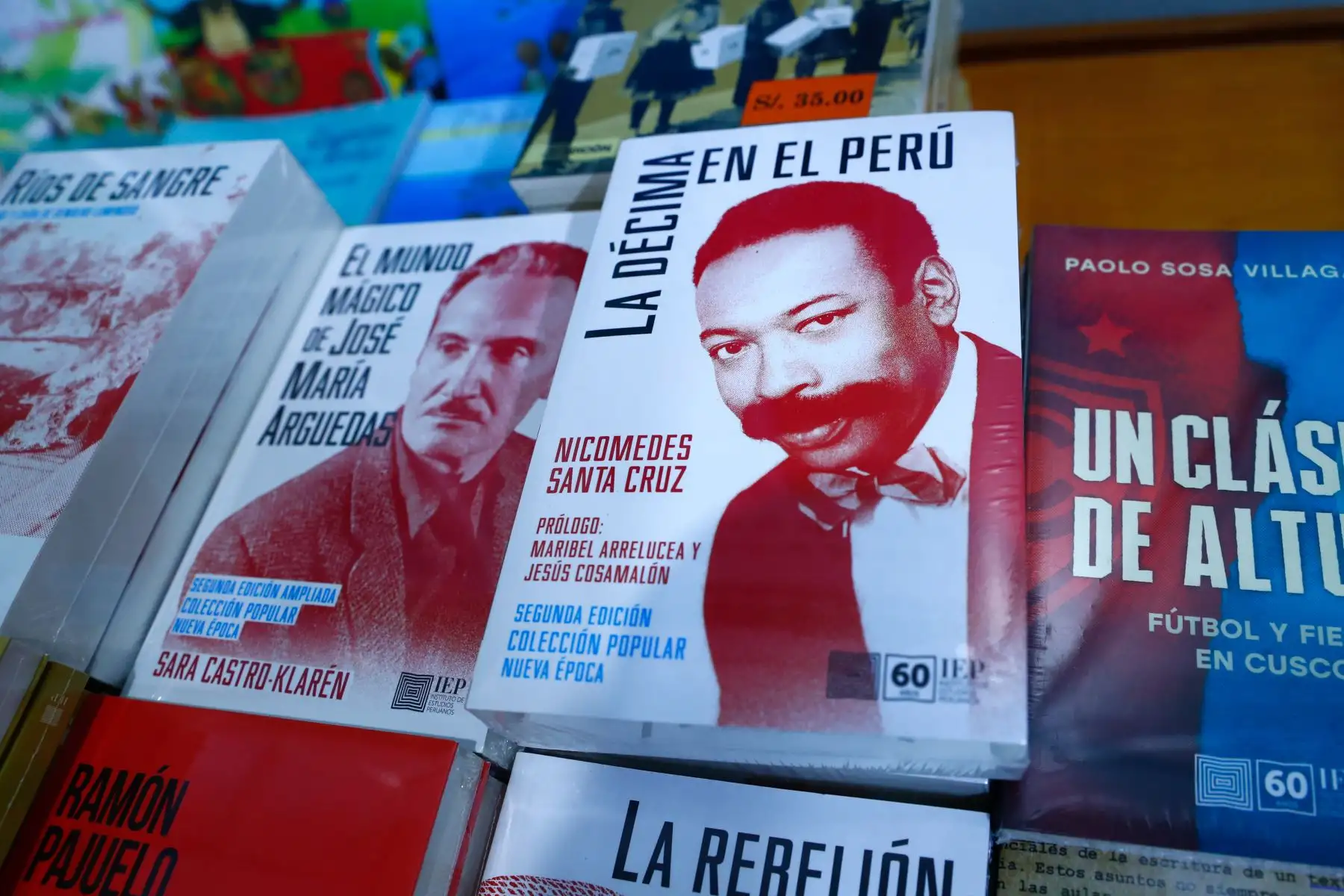 La Feria Internacional del Libro de Lima 2026 ofrece al público asistente una variada oferta de obras sobre la cultura afroperuana, tanto en narrativa, poesía, ensayo e investigaciones académicas, las cuales se pueden encontrar en algunos stands de la feria tales como Editorial Cedet, Zelmira Aguilar Literatura Afroperuana, Instituto de Estudios Peruanos IEP y La Independiente. Foto: ANDINA/Daniel Bracamonte