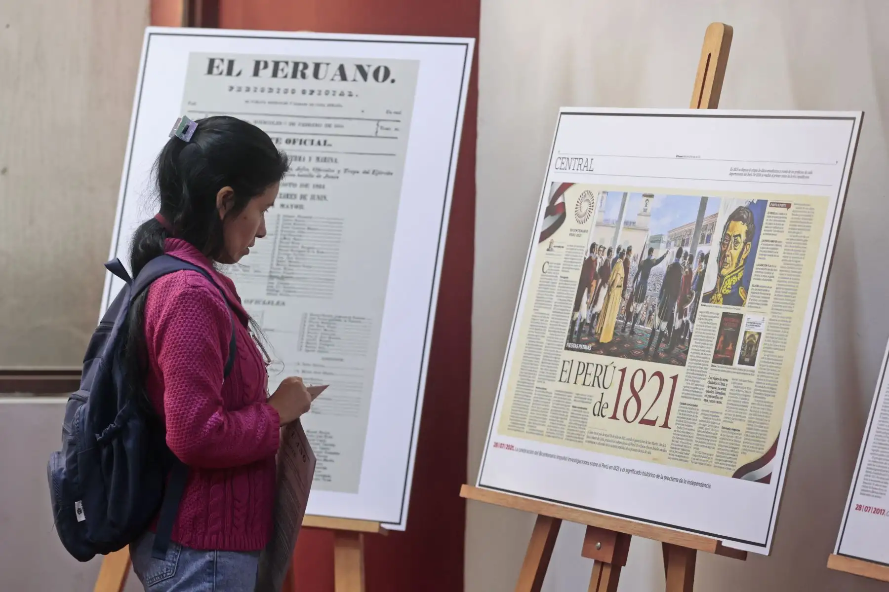Visitantes vivieron dos experiencias que conectan nuestra memoria con nuestra identidad. “Memoria impresa. La independencia nacional desde la mirada de El Peruano” y “Tradiciones en portada”. El público de todas las edades puedo crear su propia portada inspirada en las costumbres, tradiciones y expresiones que forman parte de nuestra identidad. Foto: ANDINA/Vidal Tarqui