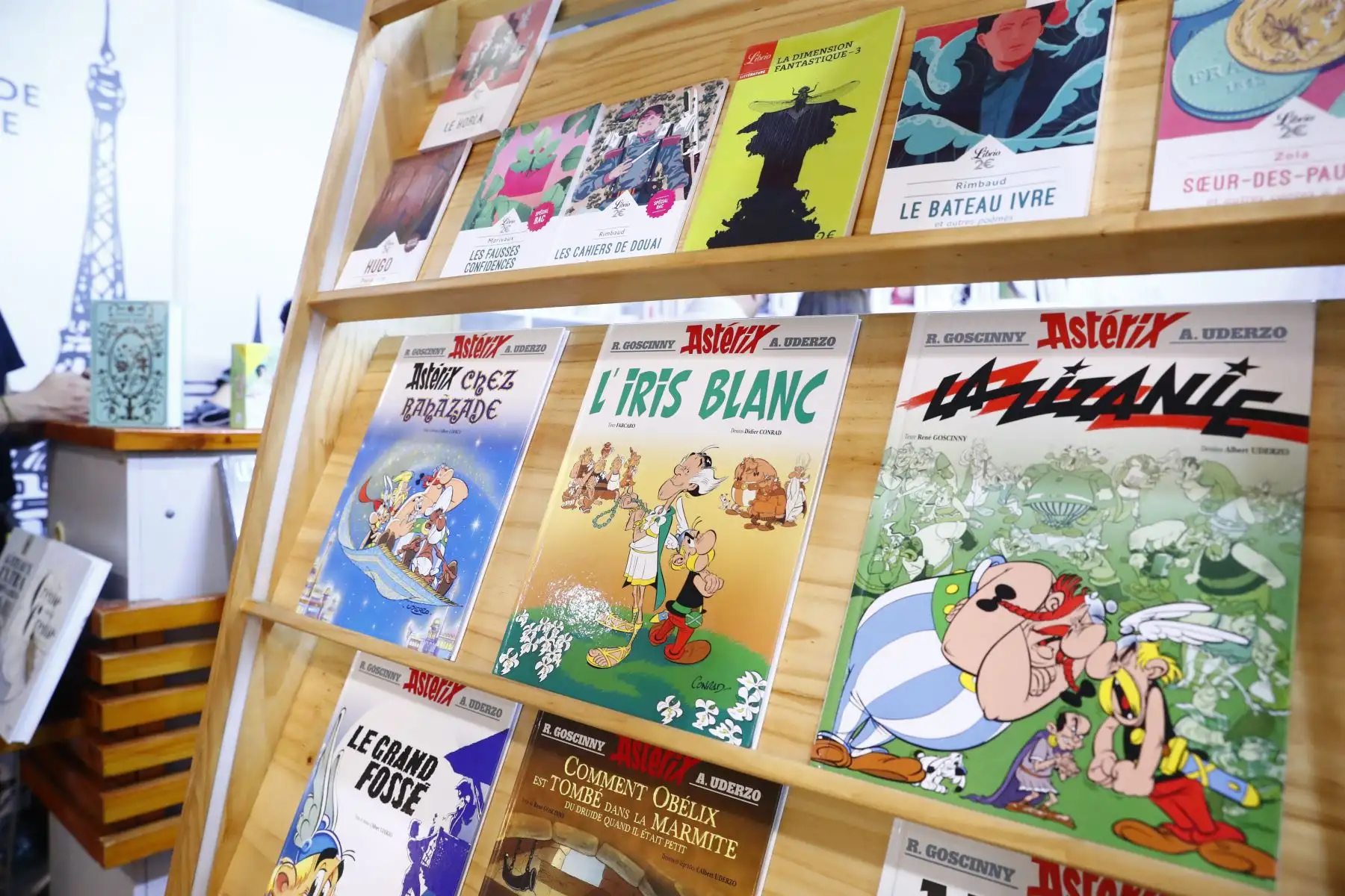 Francia se hace presente en la Feria Internacional del Libro de Lima 2026 a través del stand de su embajada, en donde el público podrá encontrar muchos títulos y autores de su vasta producción bibliográfica, principalmente en el campo de la literatura, la filosofía, el ensayo e incluso historietas. Foto: ANDINA/Daniel Bracamonte