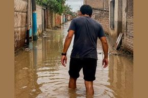 Ante la identificación de síntomas de haber contraído la leptospirosis, el paciente debe acudir al establecimiento de salud más cercano. Foto: Minsa