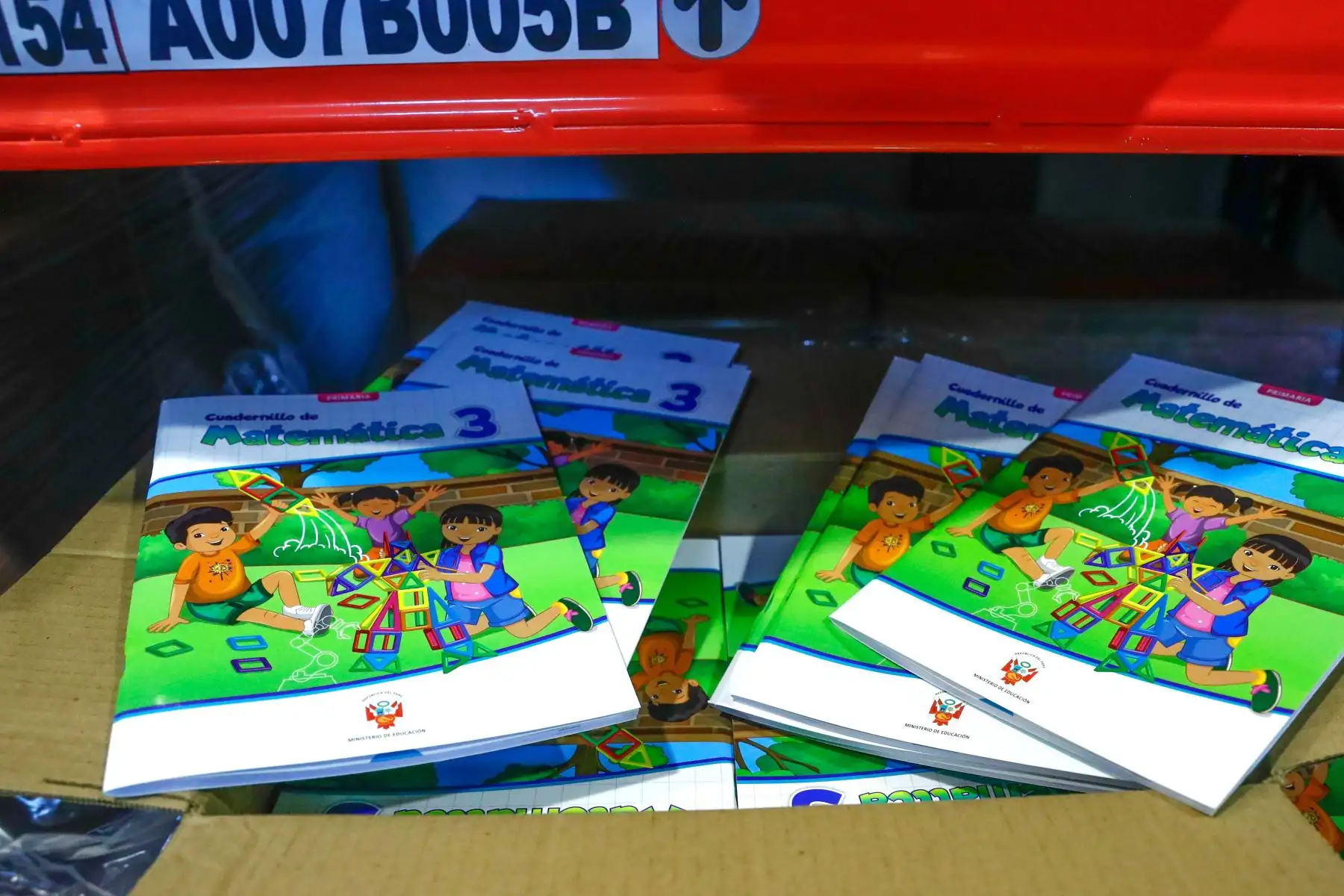 Durante una supervisión en los almacenes de la UGEL N.° 2, en San Martín de Porres, el Ministerio de Educación identificó material educativo e implementos de mantenimiento que no fueron entregados oportunamente a los colegios en administraciones anteriores. Foto: ANDINA/Daniel Bracamonte.