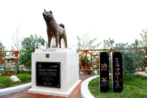 Inauguran en Miraflores el parque japonés Shibuya con la estatua del famoso perro Hachiko