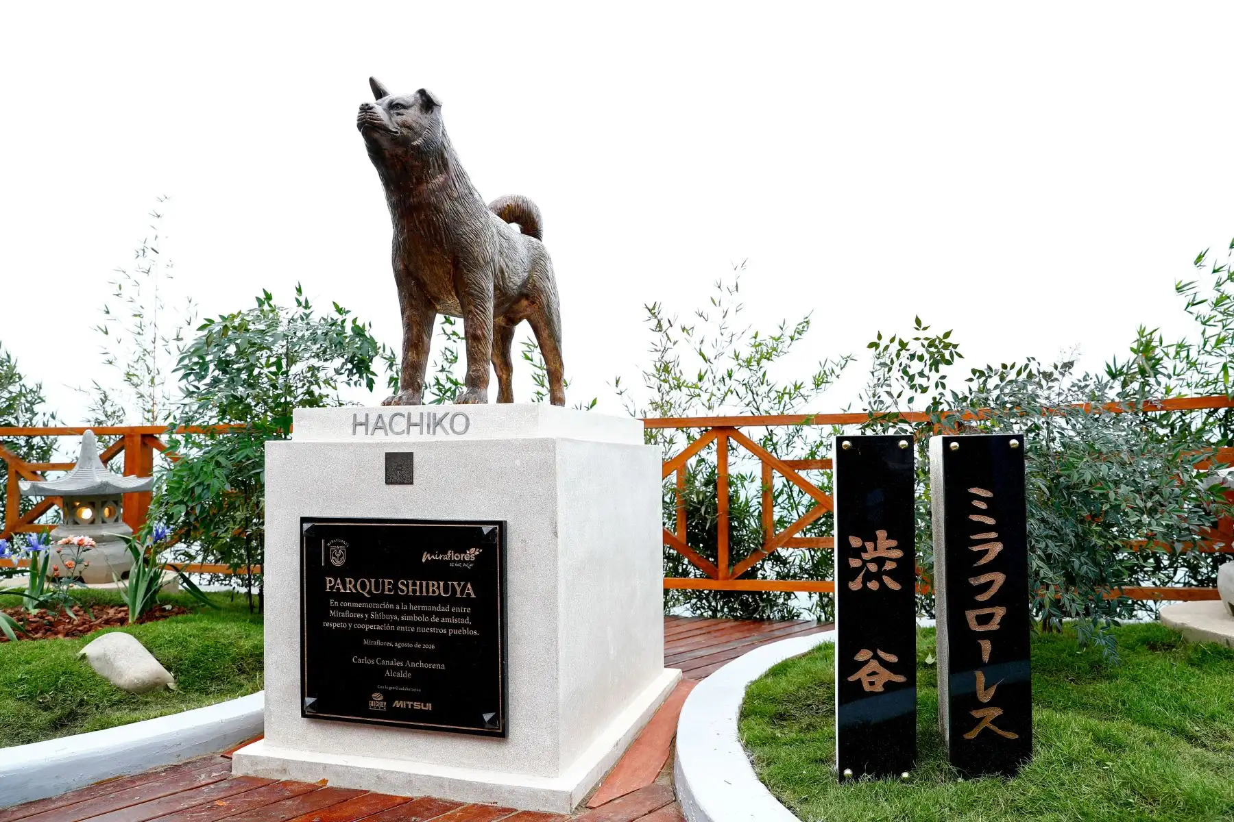 En el Malecón de la Marina, en el distrito de Miraflores, se inauguró el parque Shibuya el martes 4 de agosto de 2026, que conmemora la hermandad entre el Perú y Japón. Su principal atractivo es la estatua en honor al famoso perro Hachiko. Foto: ANDINA/Daniel Bracamonte
